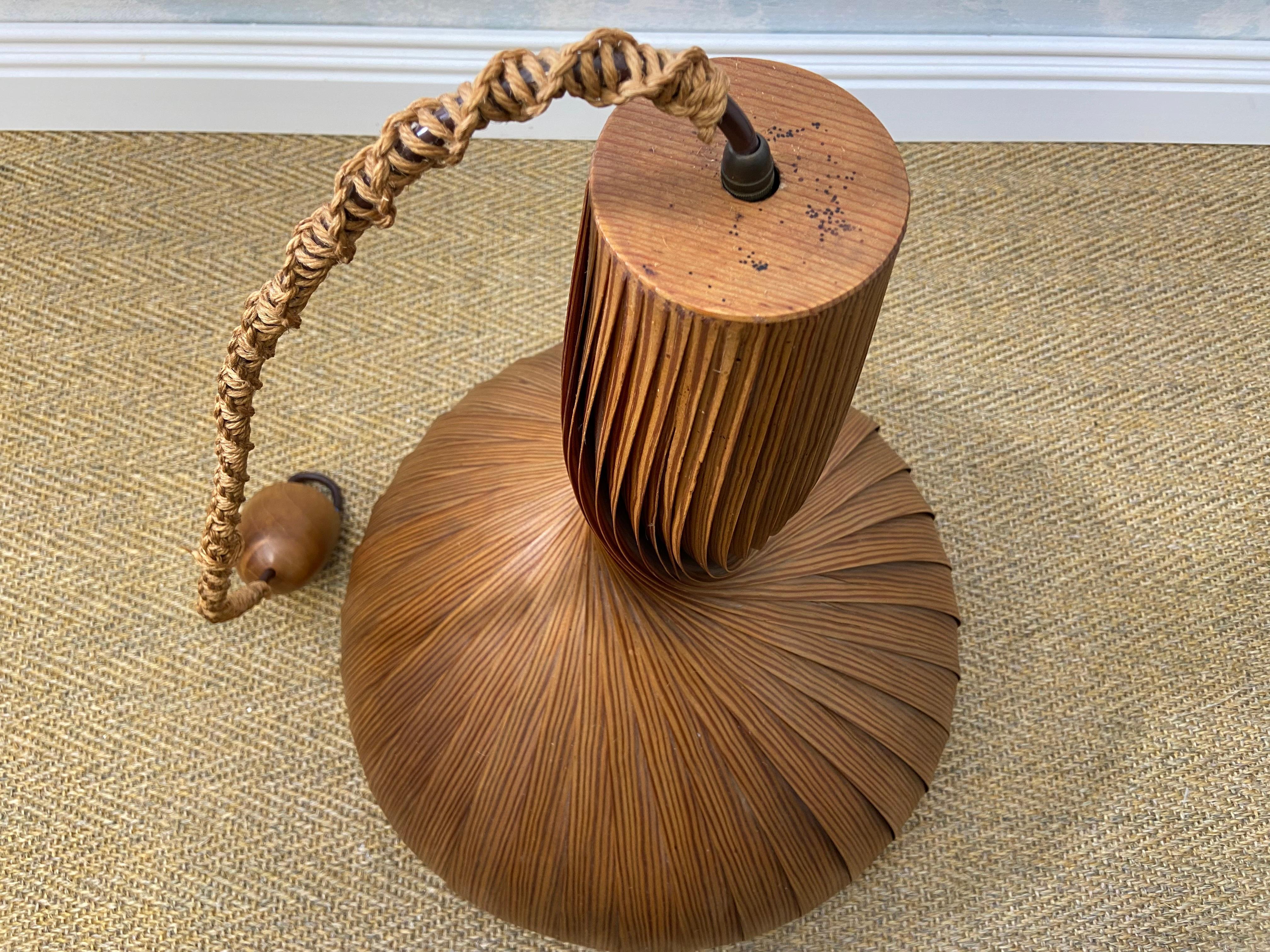 Metà XX secolo Lampada a sospensione a spirale di Hans-Agne Jakobsson, Svezia, anni '60 in vendita