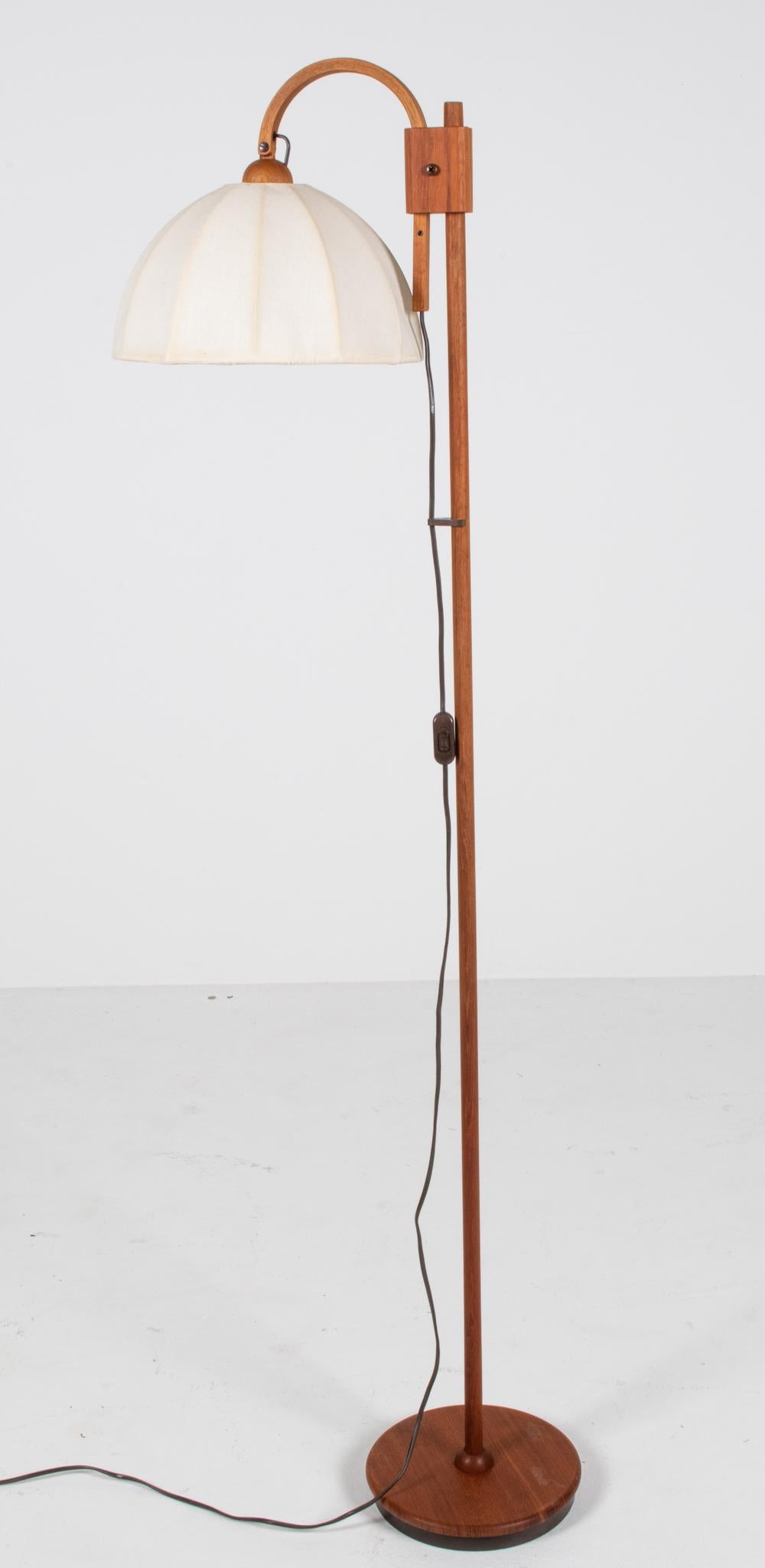 Hans-Agne Jakobsson-Style Danish Mid-Century Teak Floor Lamp For Sale 4