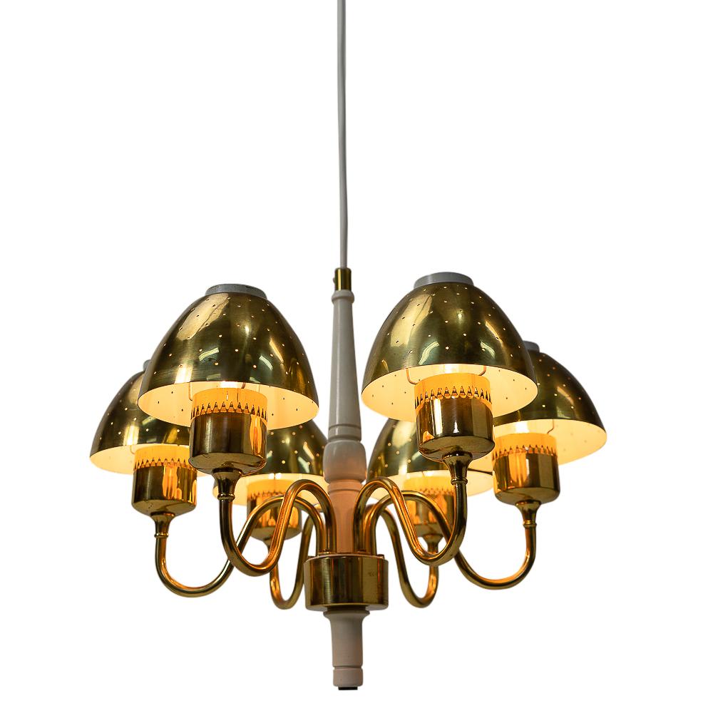 Chandelier by Hans-Agne Jakobsson, featuring six arms with brass finishing. Produced by AB Markaryd, Sweden during the 1960s.

E27 screw in bulbs.

 

Condition: Good Vintage. Please note signs of use on the brass finish, the lamp can be
