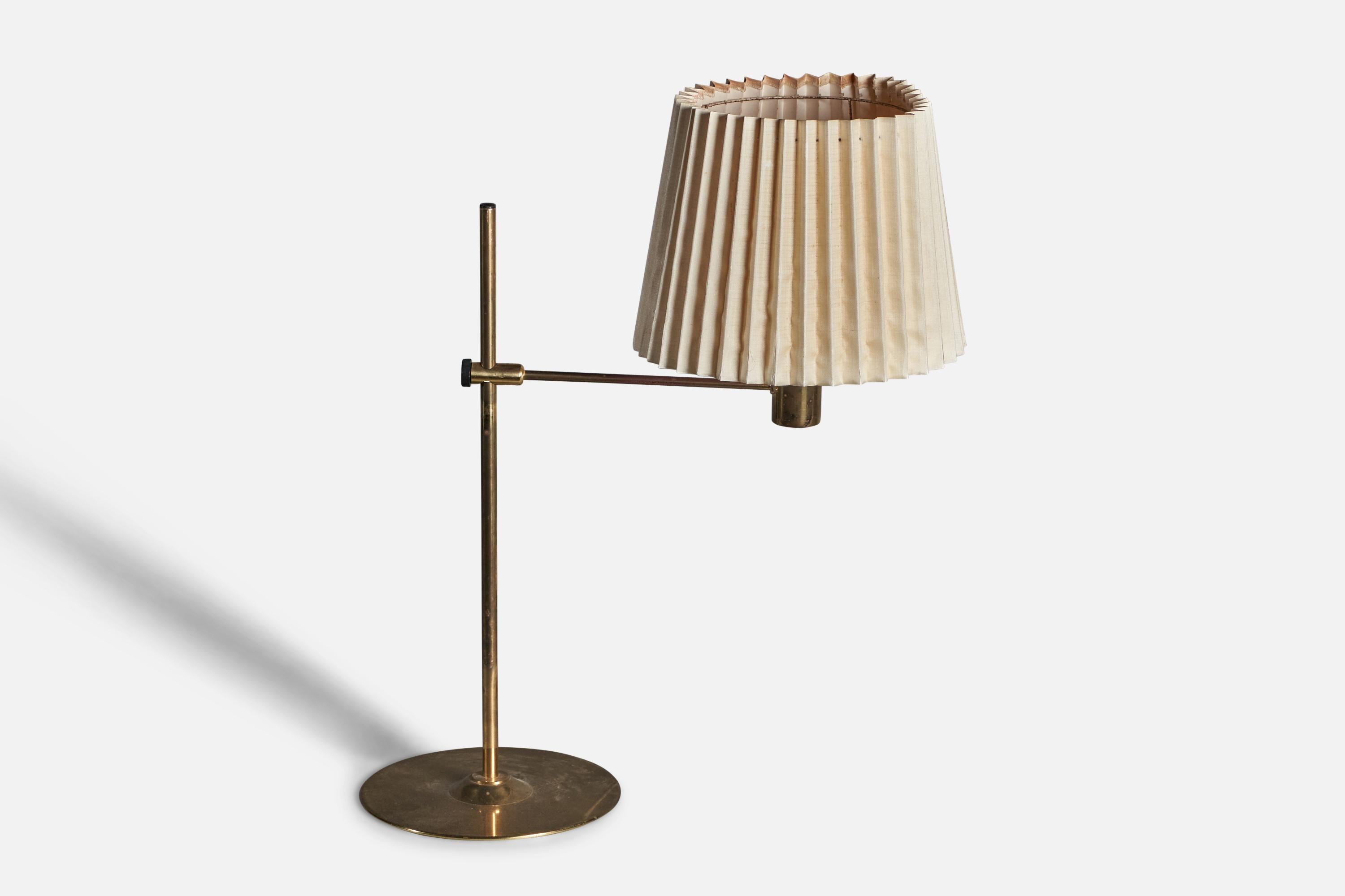 Postmoderne Hans-Agne Jakobsson, Lampe de Table, Laiton, Tissu, Suède, 1970 en vente