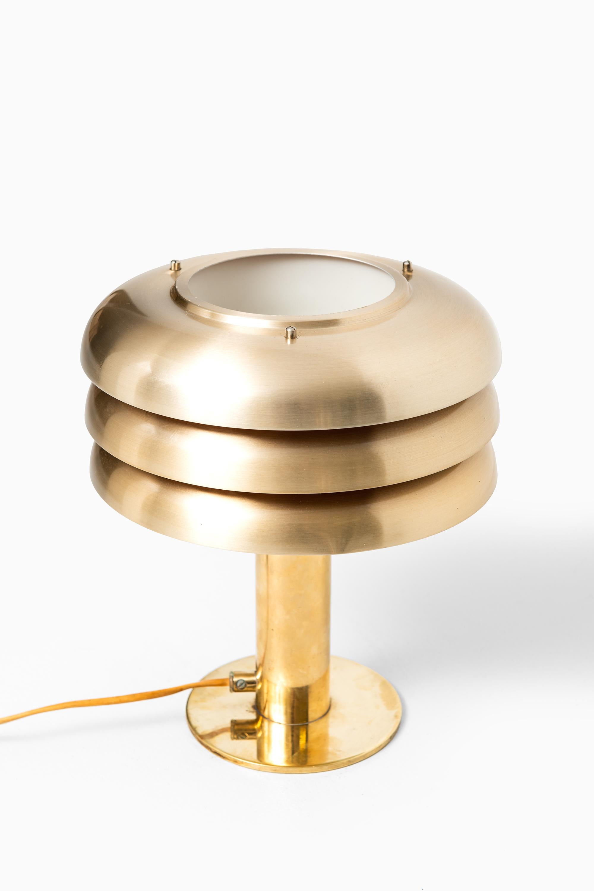 Scandinavian Modern Hans-Agne Jakobsson Table Lamp Model B-102 by Hans-Agne Jakobsson in Sweden