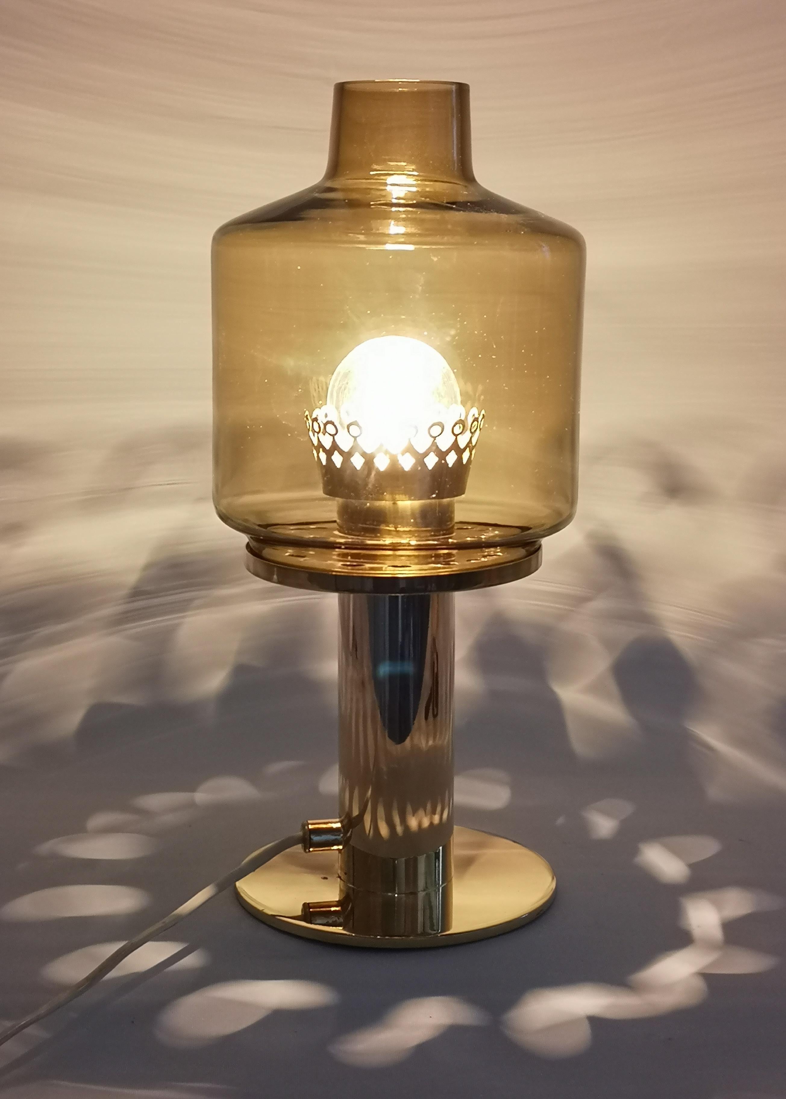 Hans-Agne Jakobsson Table Lamp Model B-102 in Brass and Glass, 1960s, Sweden For Sale 5
