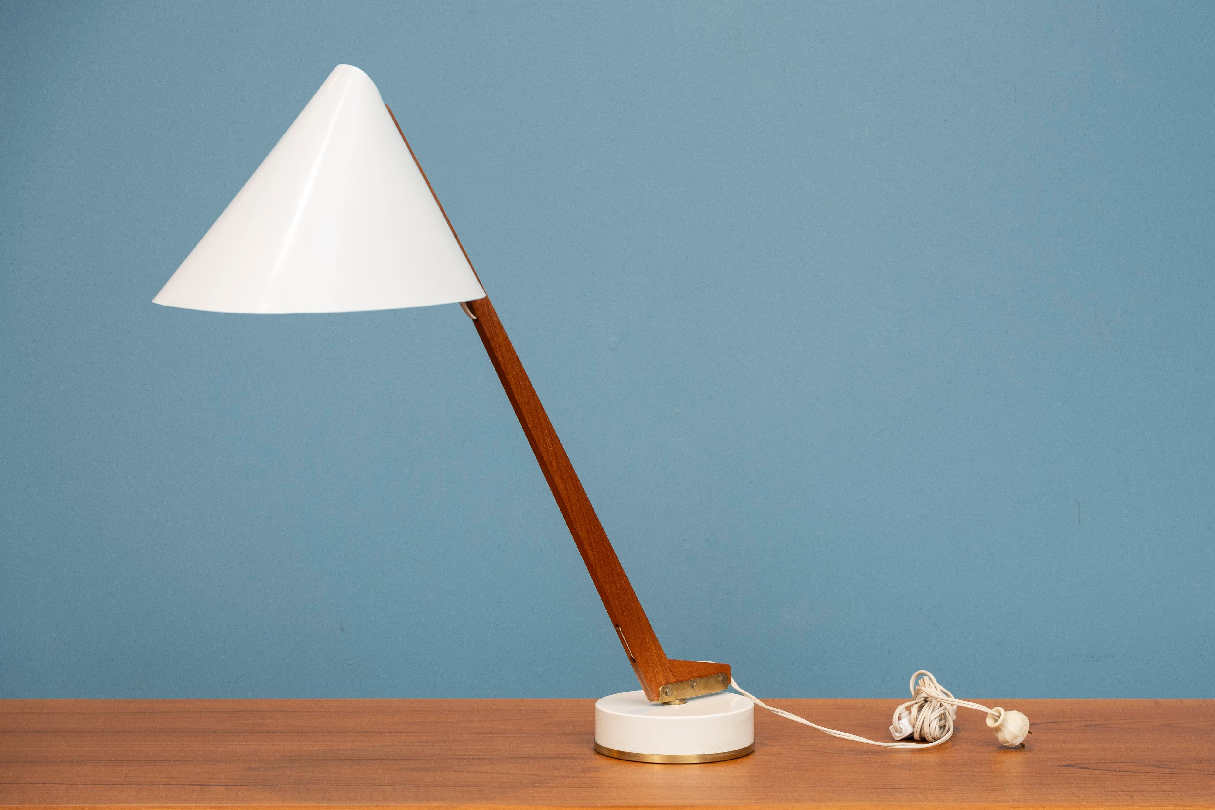 Mid-20th Century Hans-Agne Jakobsson Table Lamp, Model B-54 For Sale