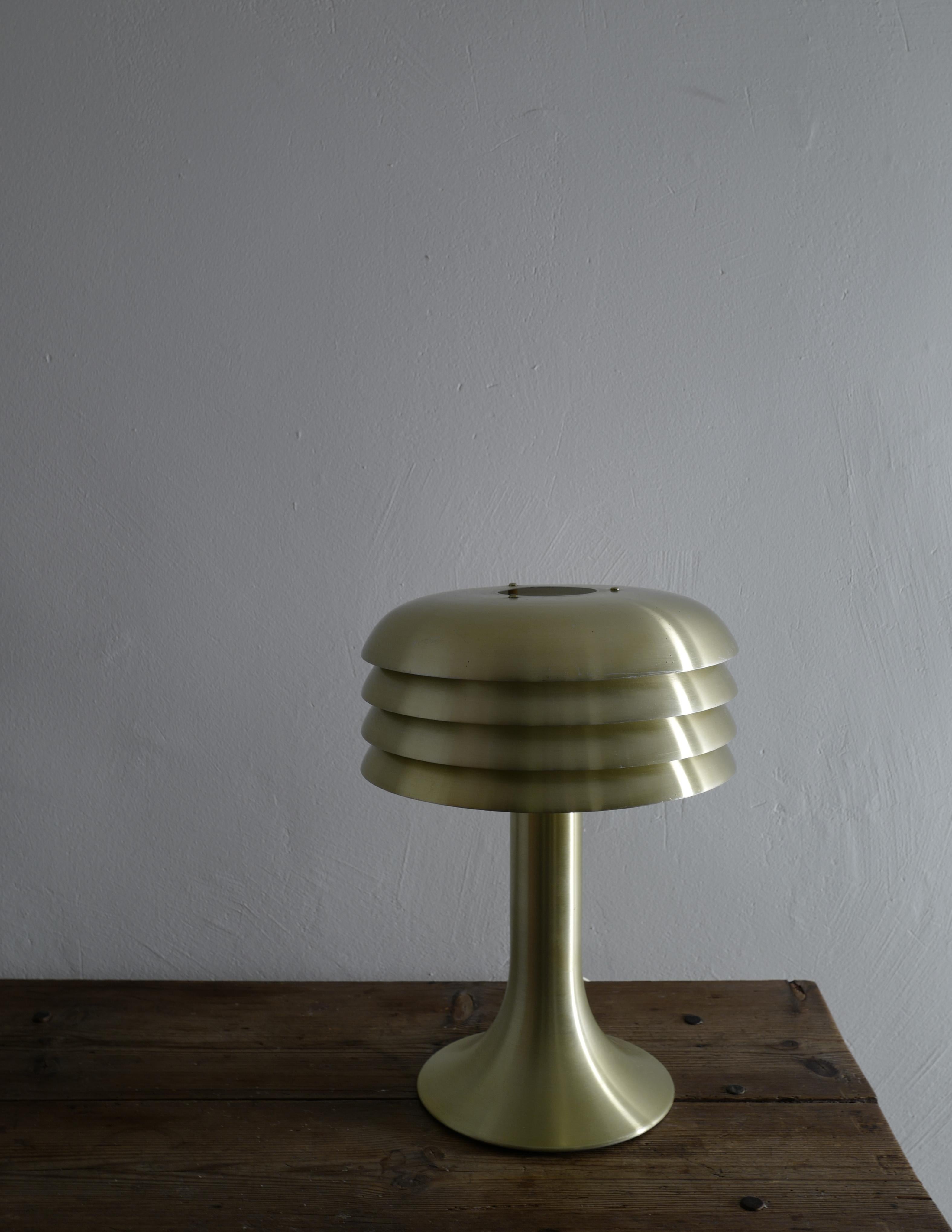 Rare table lamp model BN-26 designed by Hans-Agne Jakobsson. 
Produced by Hans-Agne Jakobsson AB in Markaryd, Sweden.

In good vintage condition with some signs of use.