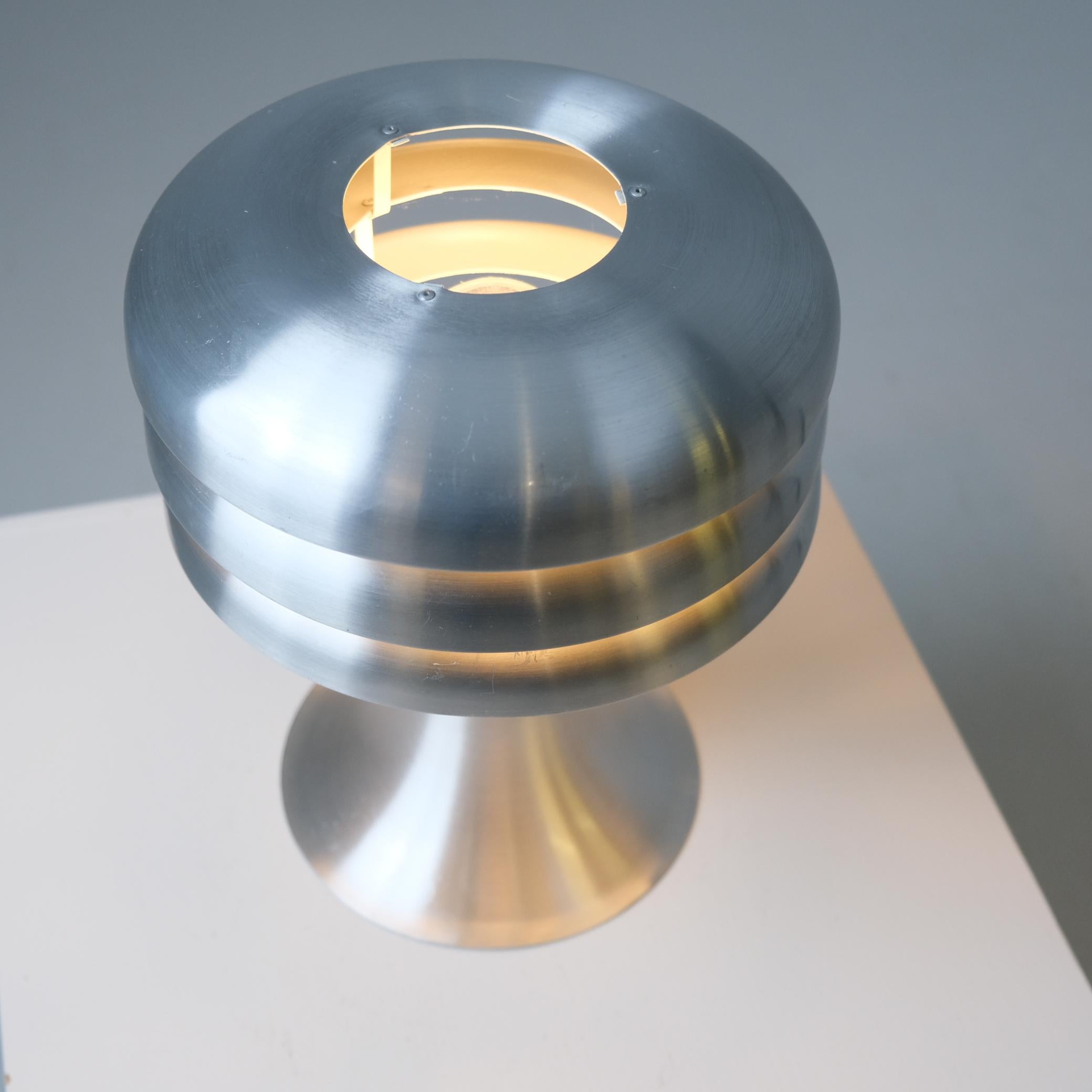 Svedese Lampada da tavolo Hans-Agne Jakobsson Modello BN25 in alluminio, Markaryd 1960s in vendita