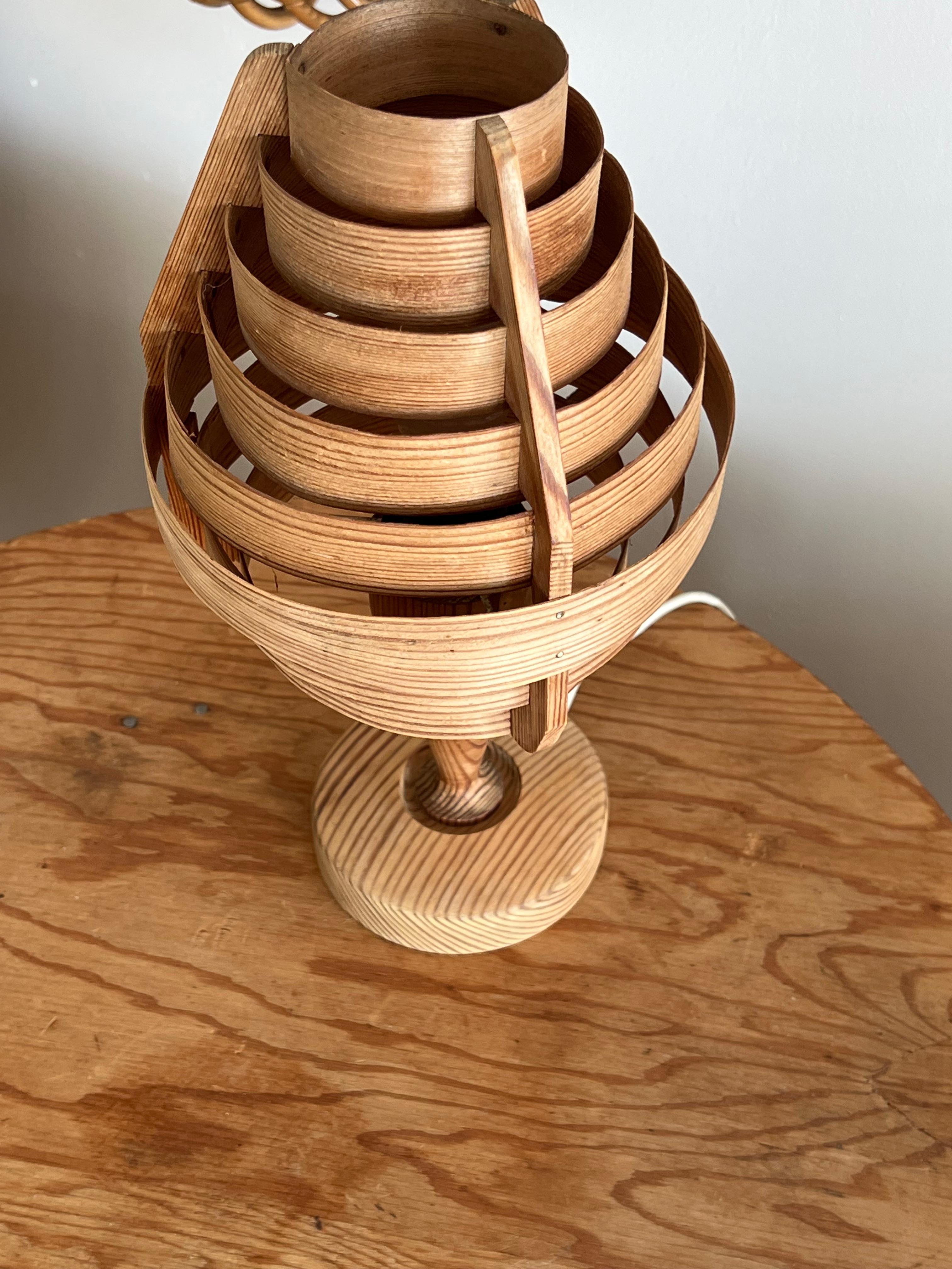 Hans-Agne Jakobsson, Table Lamp, Pine, Moulded Pine Veneer, Sweden, 1970s In Good Condition For Sale In High Point, NC