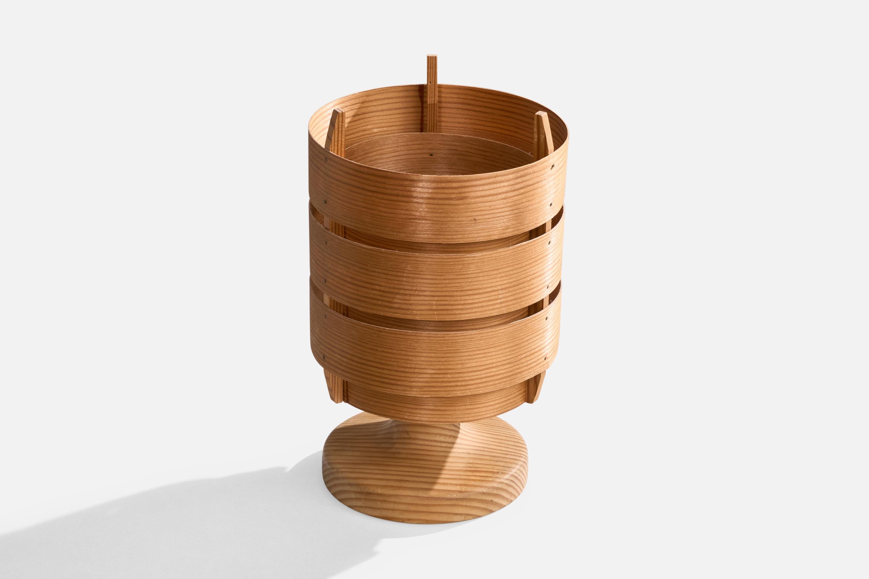 Suédois Hans-Agne Jakobsson, lampe de bureau en pin, Suède, années 1970 en vente