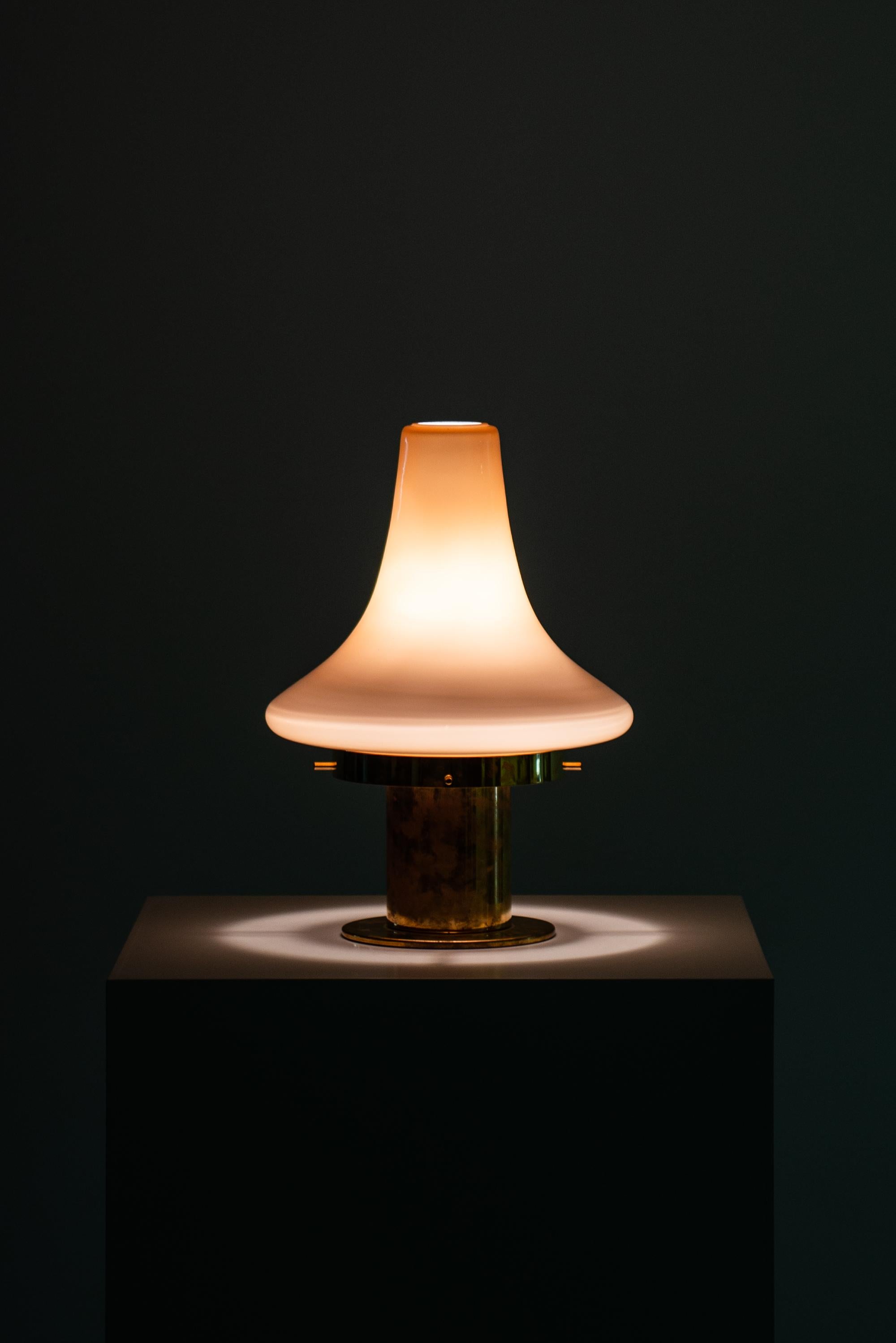 Swedish Hans-Agne Jakobsson Table Lamp Produced by Hans-Agne Jakobsson AB in Sweden