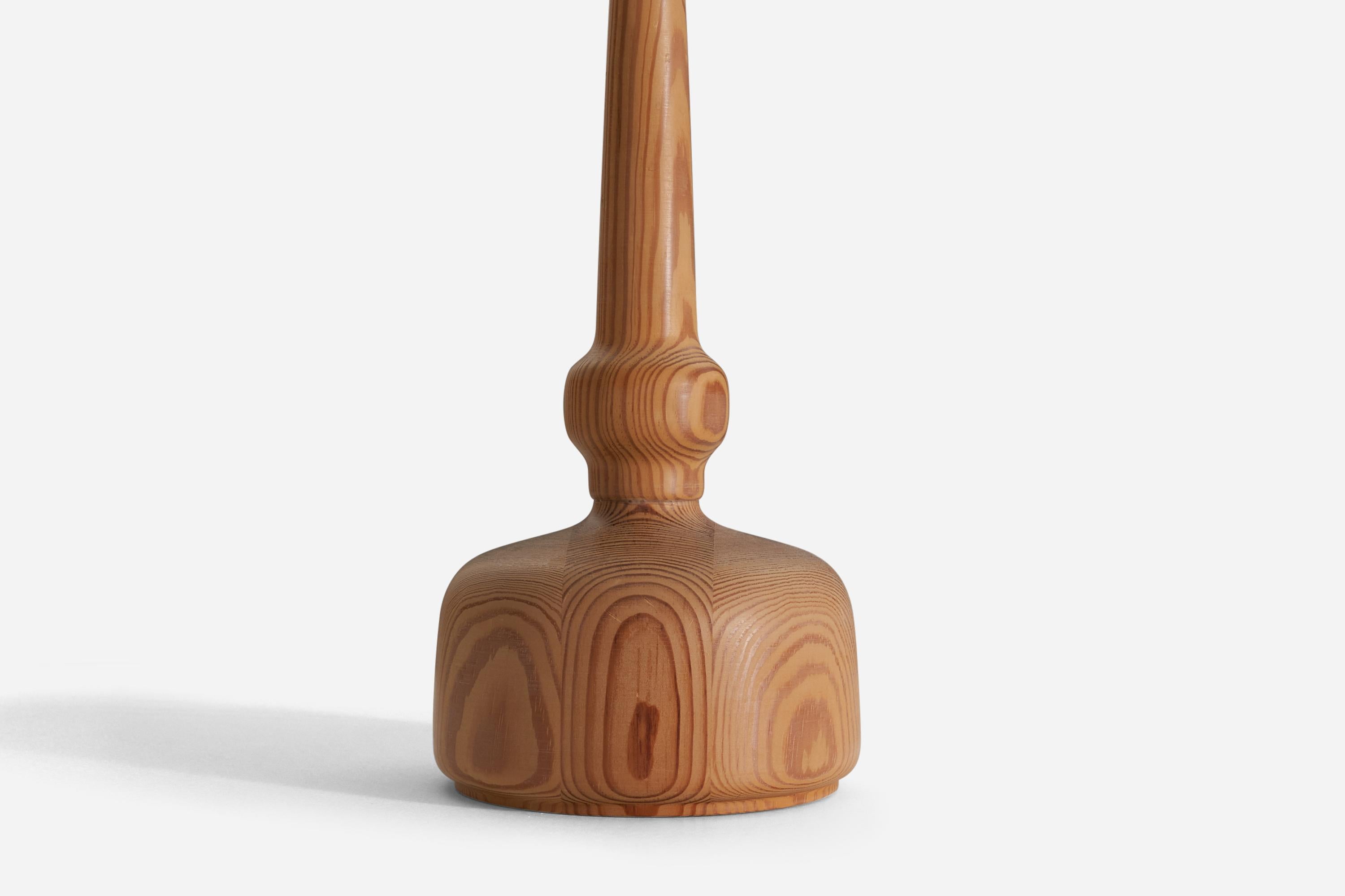 Suédois Hans-Agne Jakobsson, lampes de bureau en pin tourné massif, Suède, 1970 en vente