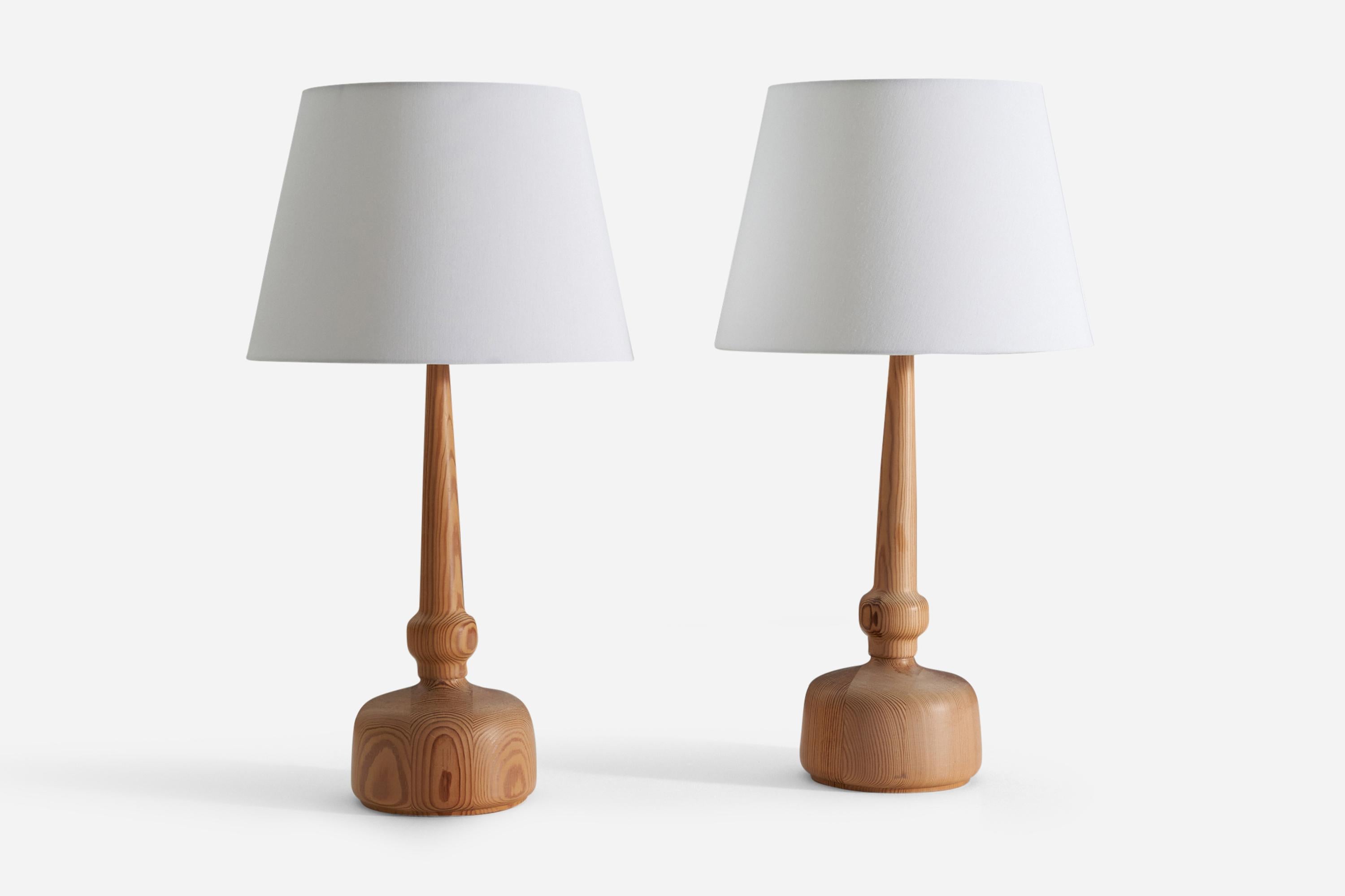 Hans-Agne Jakobsson, Table Lamps, Solid Turned Pine, Sweden, 1970s In Good Condition For Sale In High Point, NC