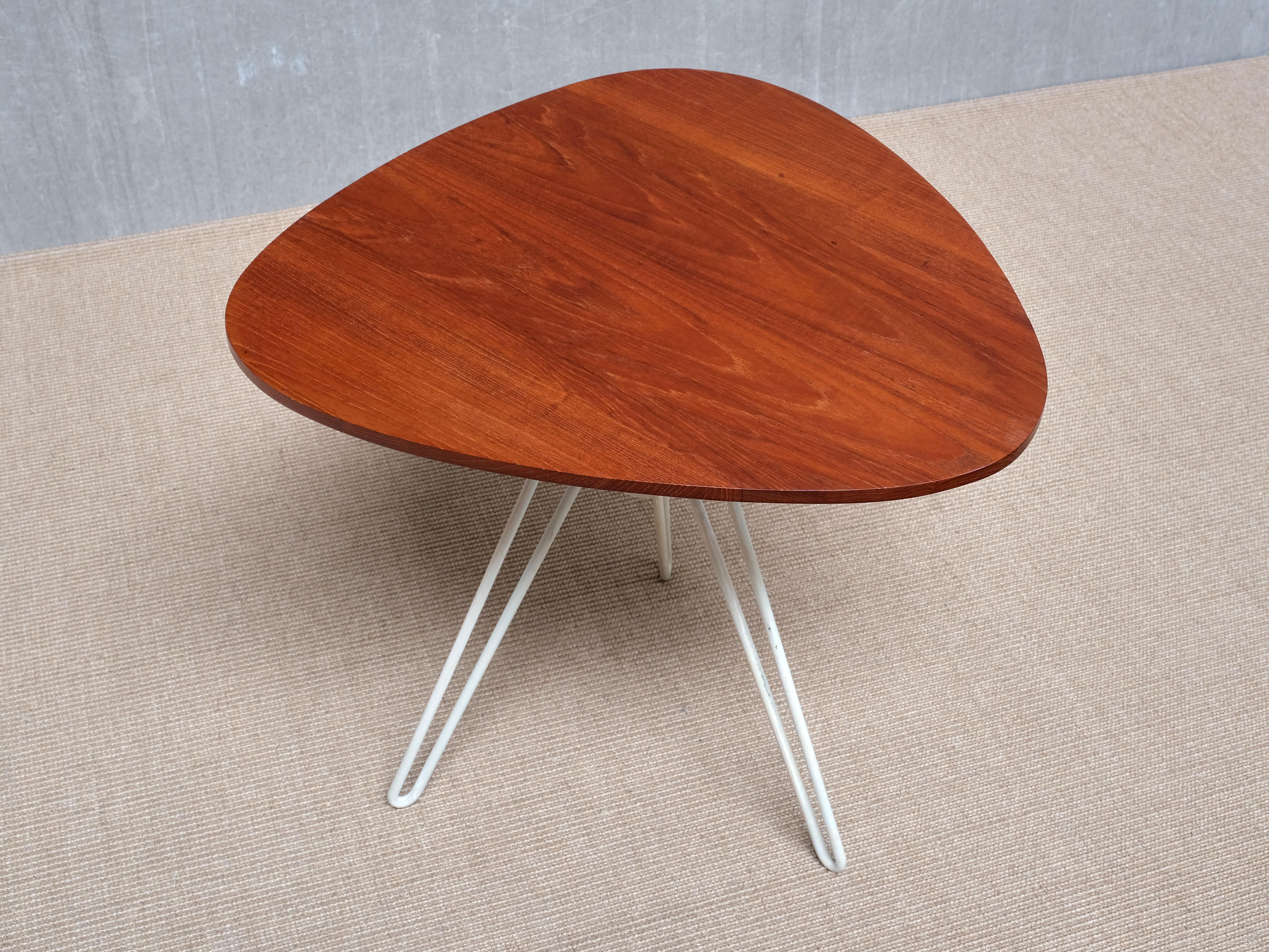 Hans-Agne Jakobsson Dreibeiniger '195' Beistelltisch aus Teakholz, Åhus, Schweden, 1950er Jahre im Angebot 4