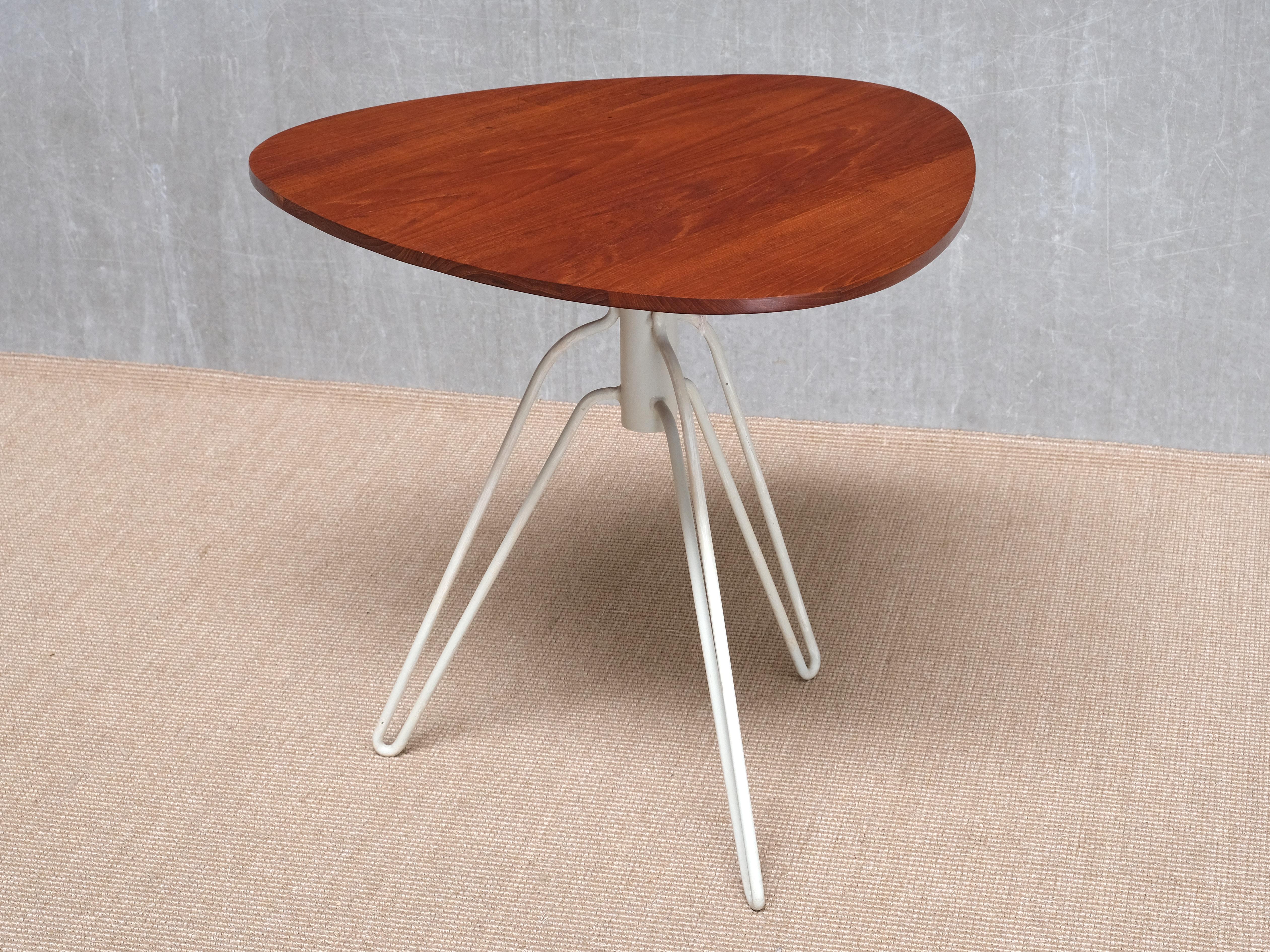 Hans-Agne Jakobsson Dreibeiniger '195' Beistelltisch aus Teakholz, Åhus, Schweden, 1950er Jahre (Skandinavische Moderne) im Angebot