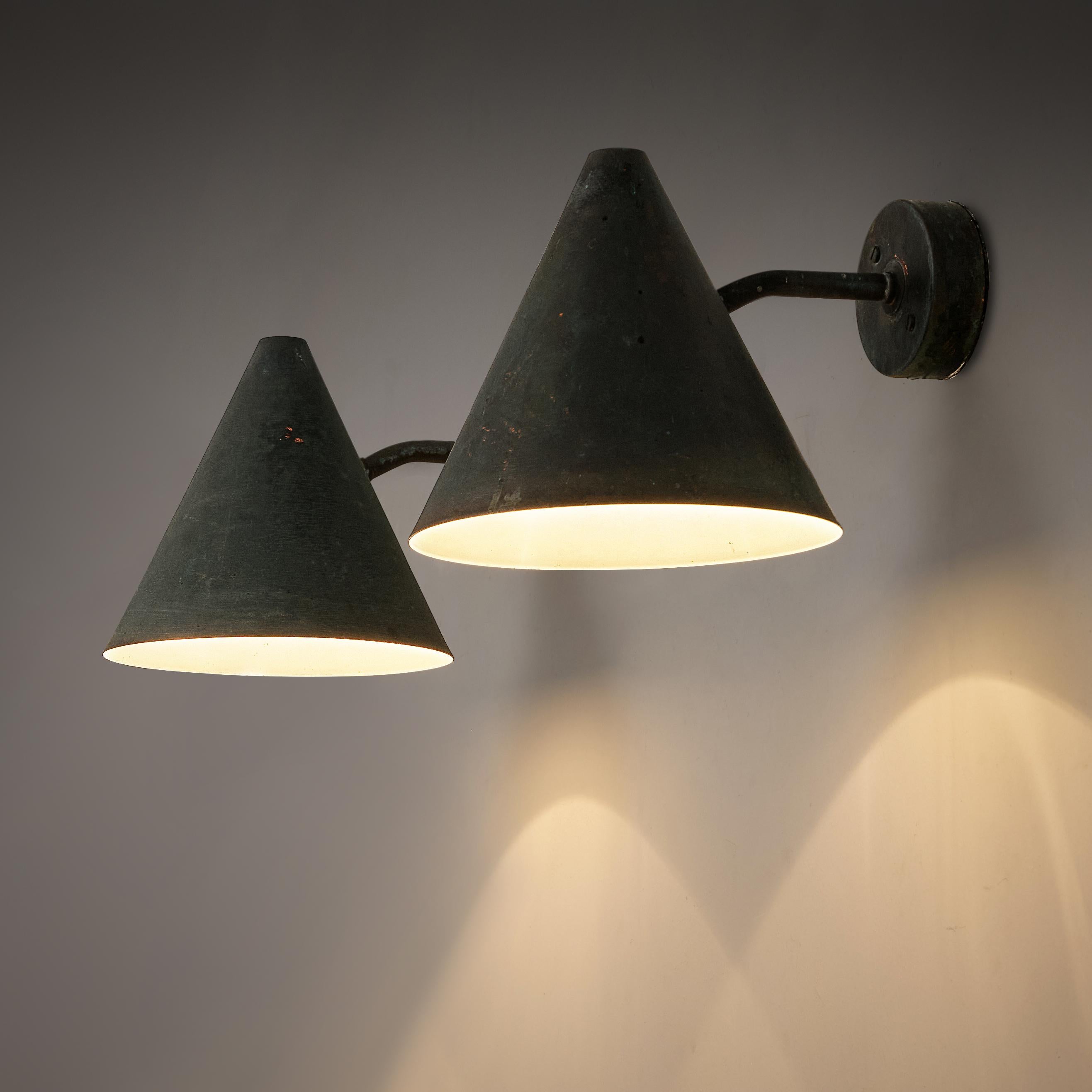 Hans-Agne Jakobsson for AB Markaryd, wall lights ‘Tratten’, copper, Sweden, 1950s

Set of cone-shaped wall lights designed by Hans-Agne Jakobsson for AB Markaryd, in beautifully patinated copper with an off-white inside. The light that this model