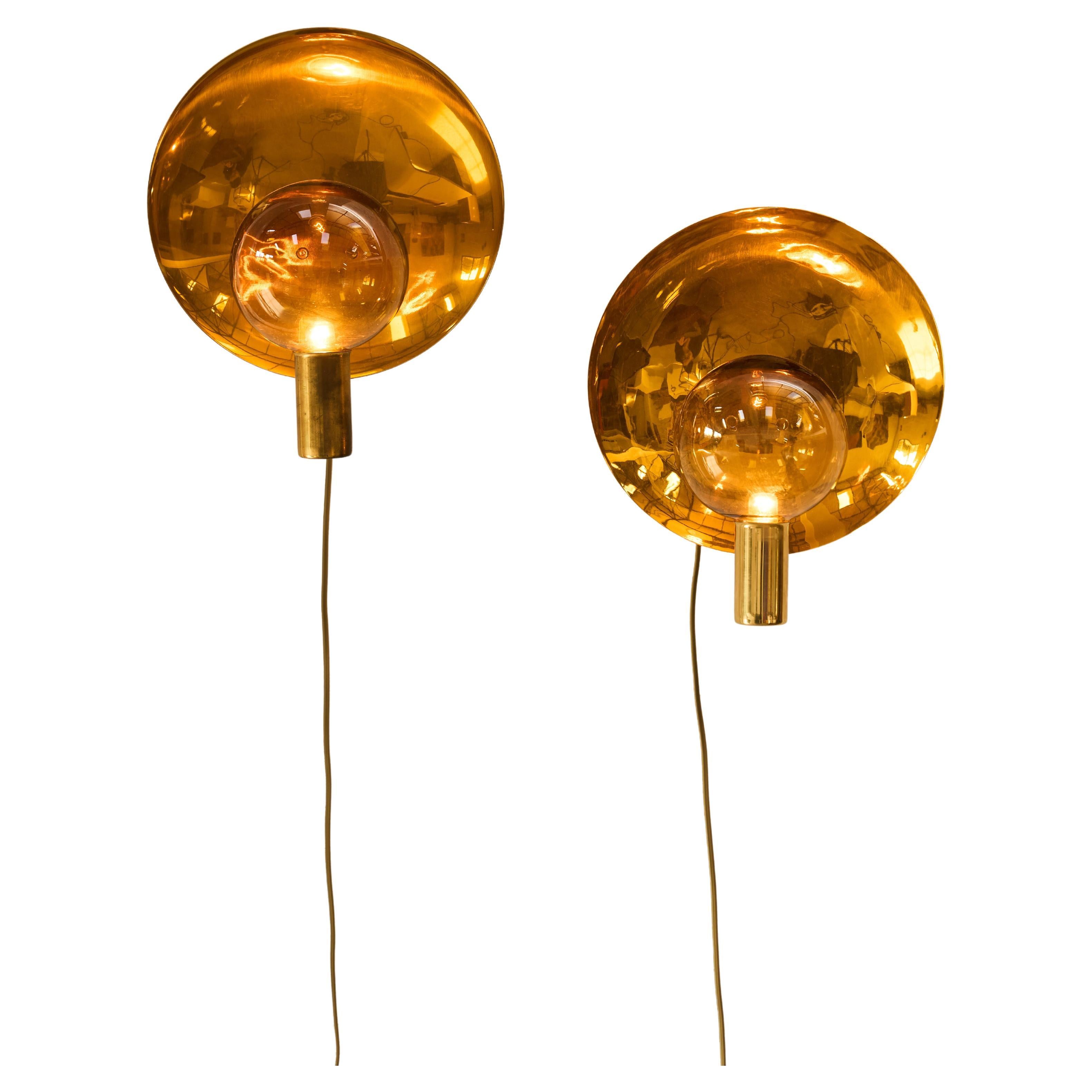 HANS AGNE JAKOBSSON V180 pair of wall lamps For Sale