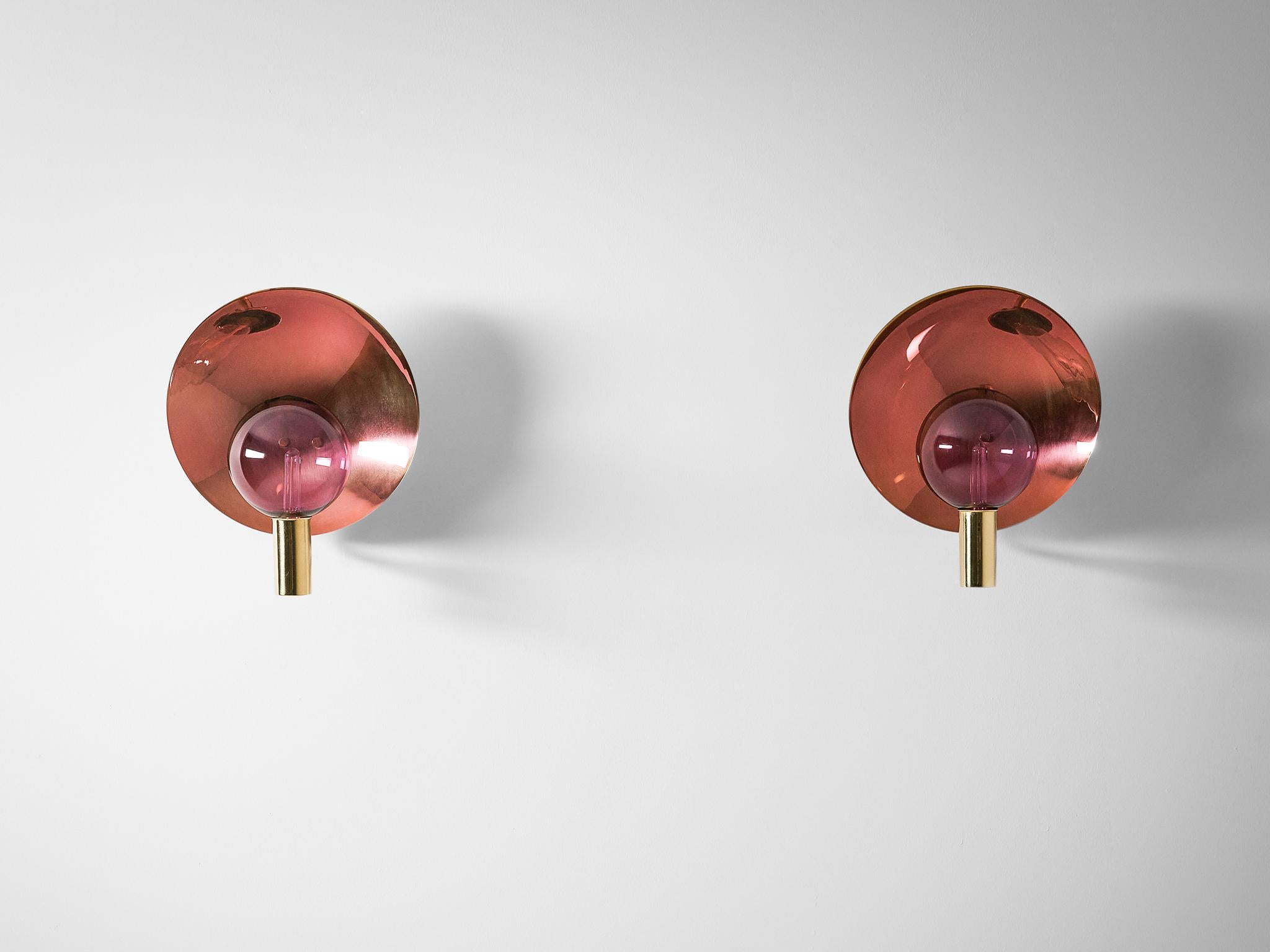 Hans-Agne Jakobsson 'V180' Pair of Wall Lights in Brass and Pink Glass 2