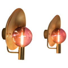 Hans-Agne Jakobsson 'V180' Pair of Wall Lights in Brass and Pink Glass