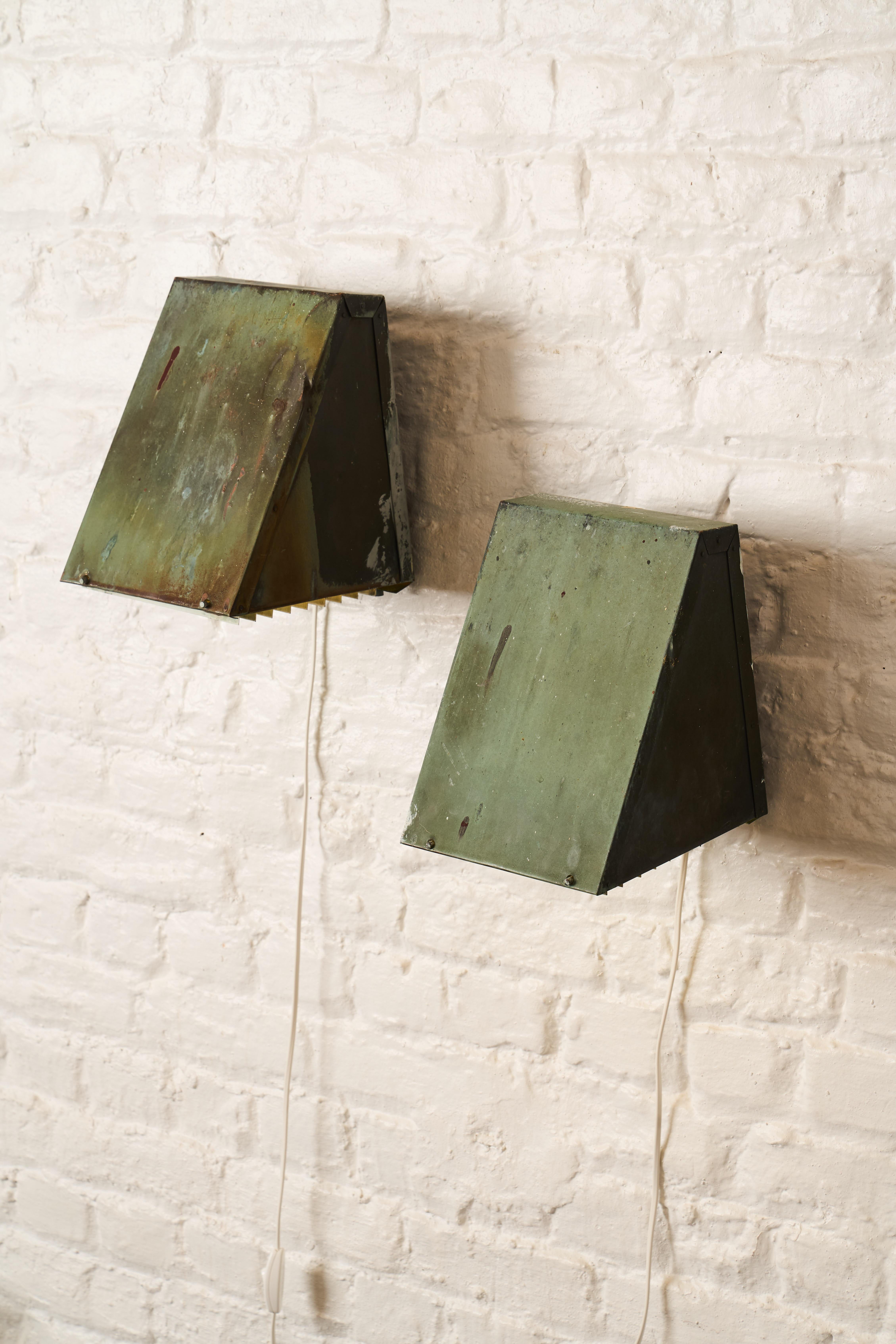 Mid-20th Century HANS AGNE JAKOBSSON V236 Pair of wall lamps For Sale