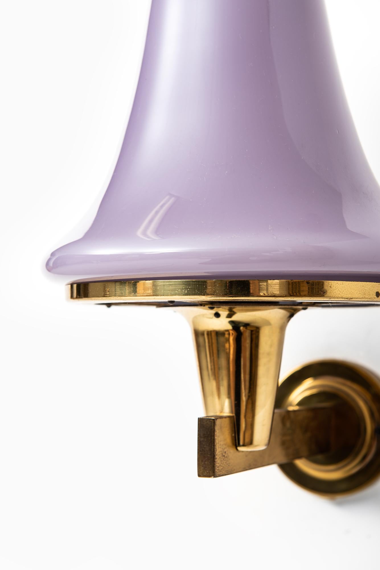 Scandinavian Modern Hans-Agne Jakobsson Wall Lamp Model V-241 in Brass and Purple Glass