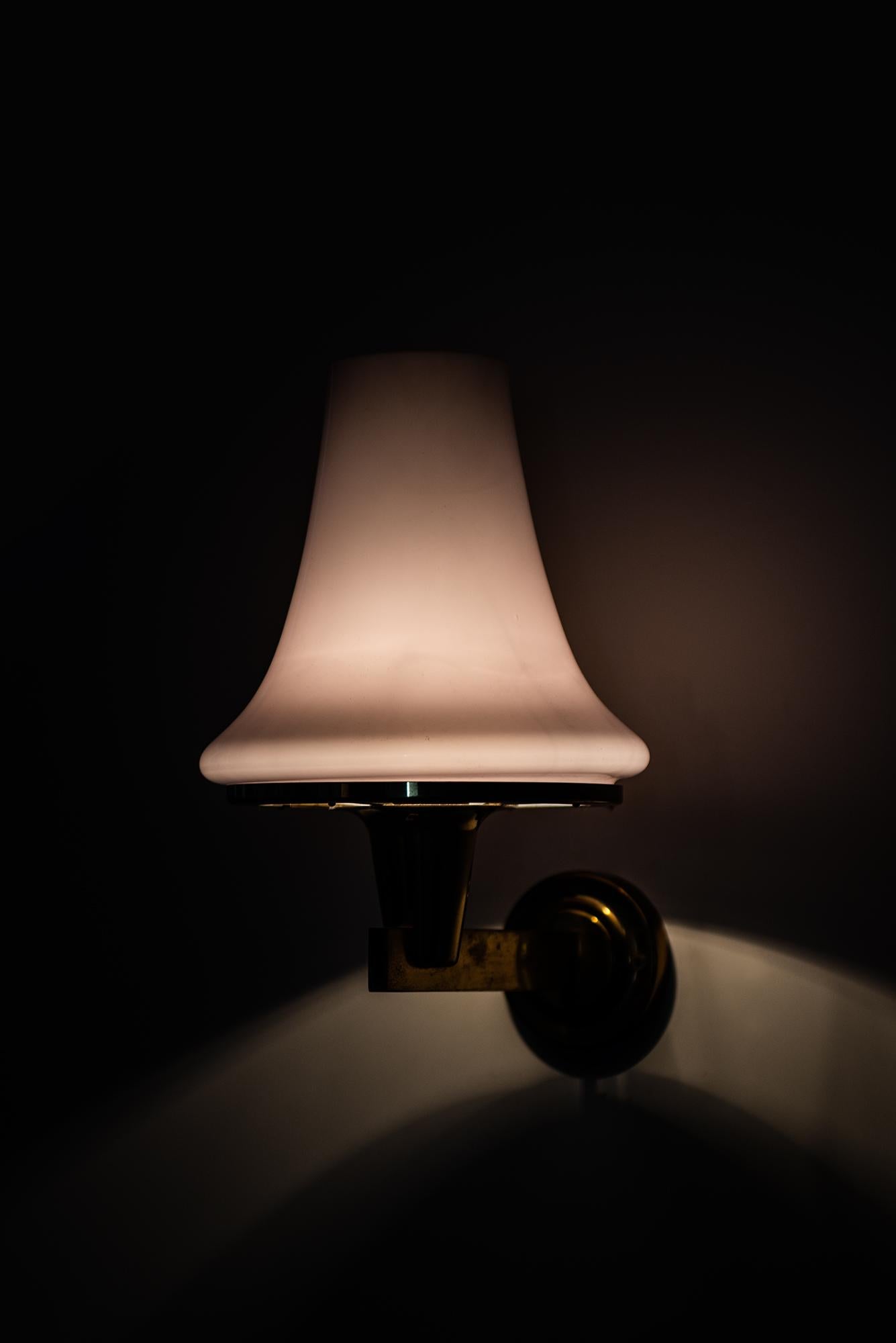 Hans-Agne Jakobsson Wall Lamp Model V-241 in Brass and Purple Glass 1