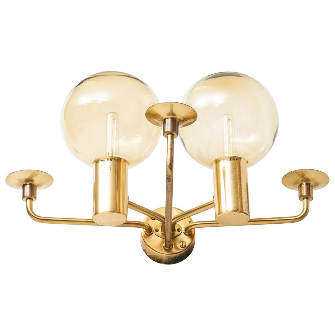 Hans-Agne Jakobsson Wall Lamps Model V-149/2 in Brass and Glass For Sale