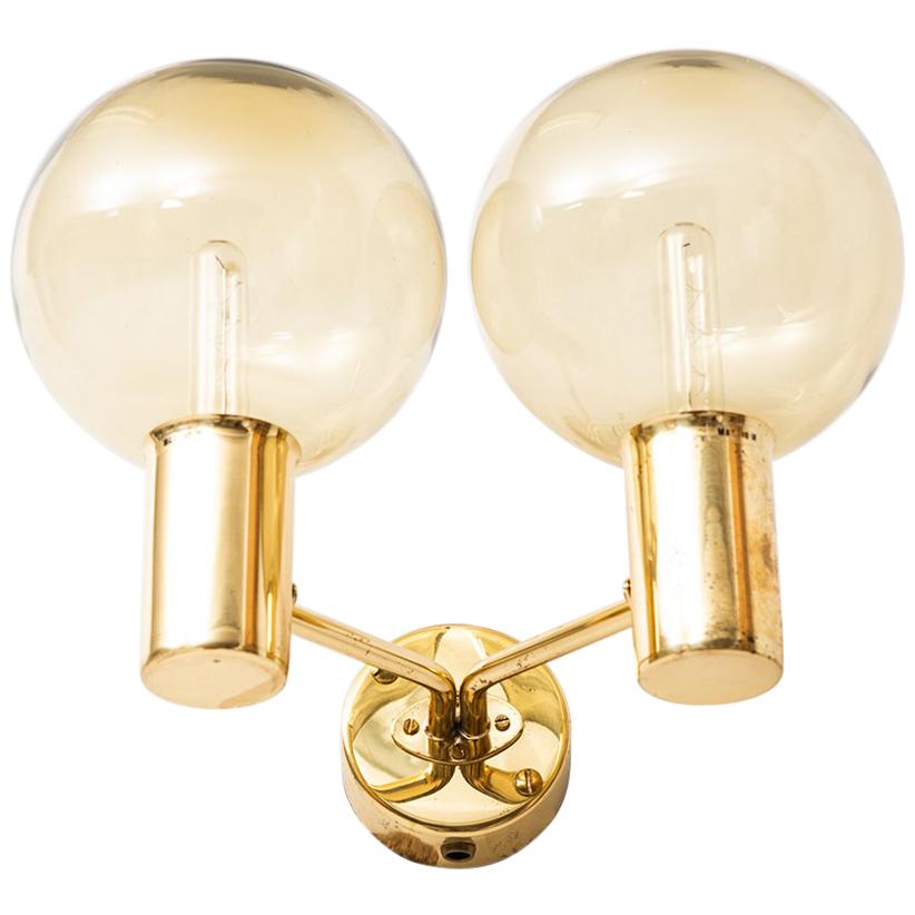 Hans-Agne Jakobsson Wall Lamps Model V-149 in Brass and Glass For Sale