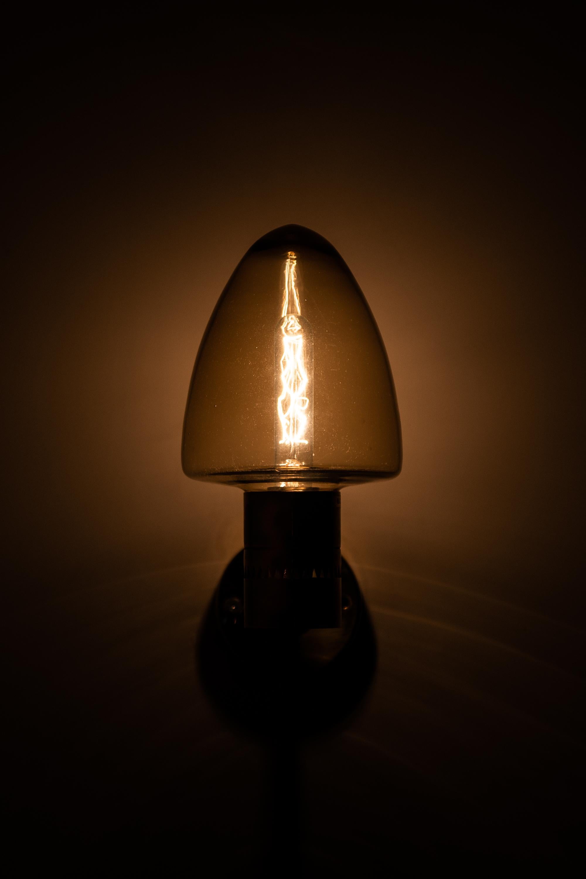 Scandinave moderne Hans-Agne Jakobsson Lampes murales Modèle V-220 par Hans-Agne Jakobsson AB en Suède en vente
