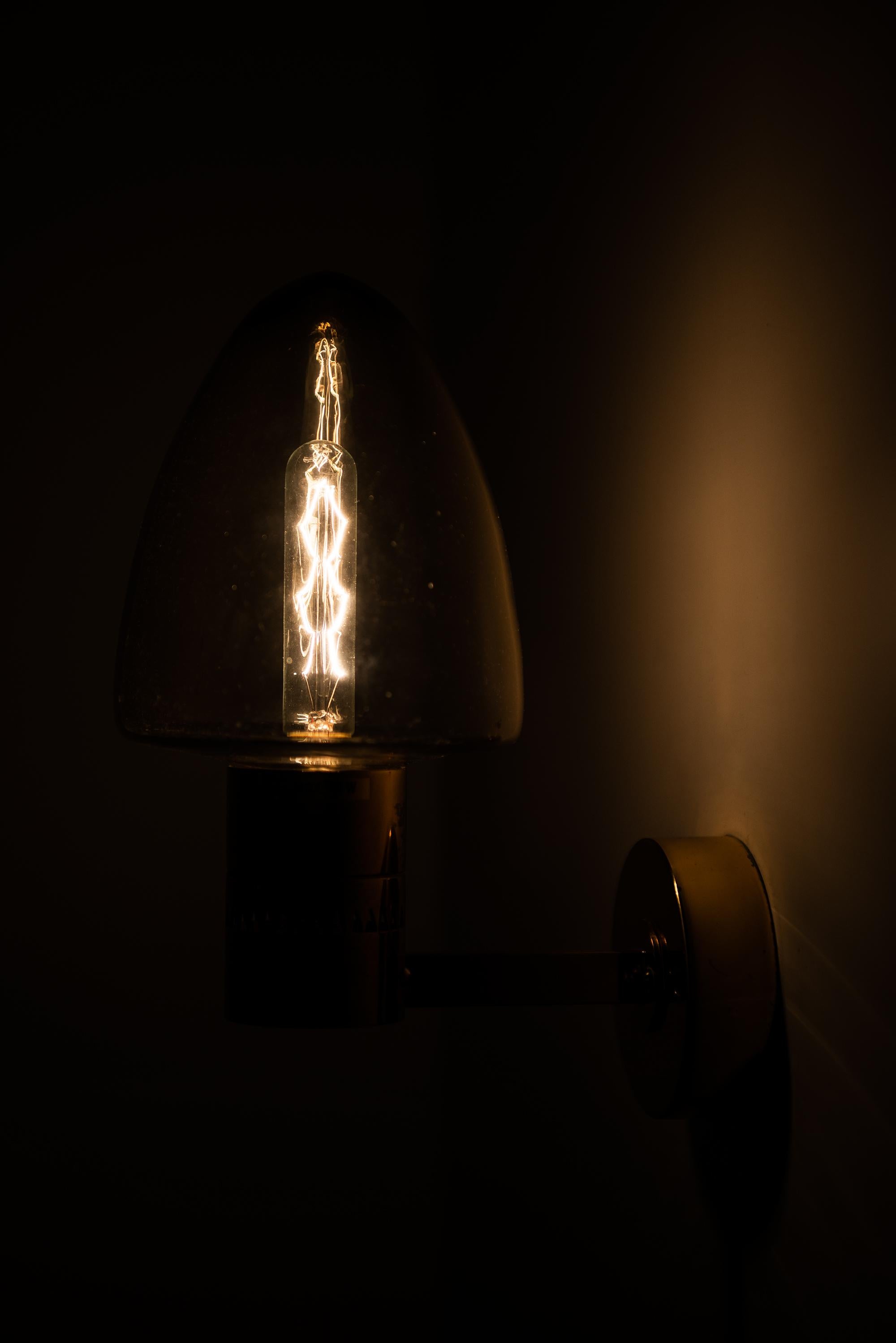 Hans-Agne Jakobsson Lampes murales Modèle V-220 par Hans-Agne Jakobsson AB en Suède Bon état - En vente à Limhamn, Skåne län