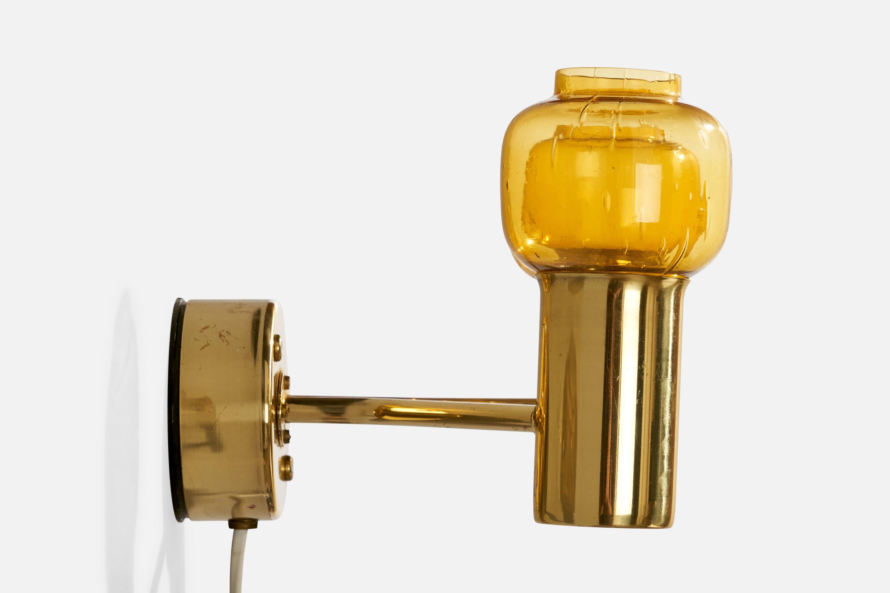 Hans-Agne Jakobsson, Wall Light, Brass, Glass, Sweden, 1960s In Good Condition For Sale In High Point, NC