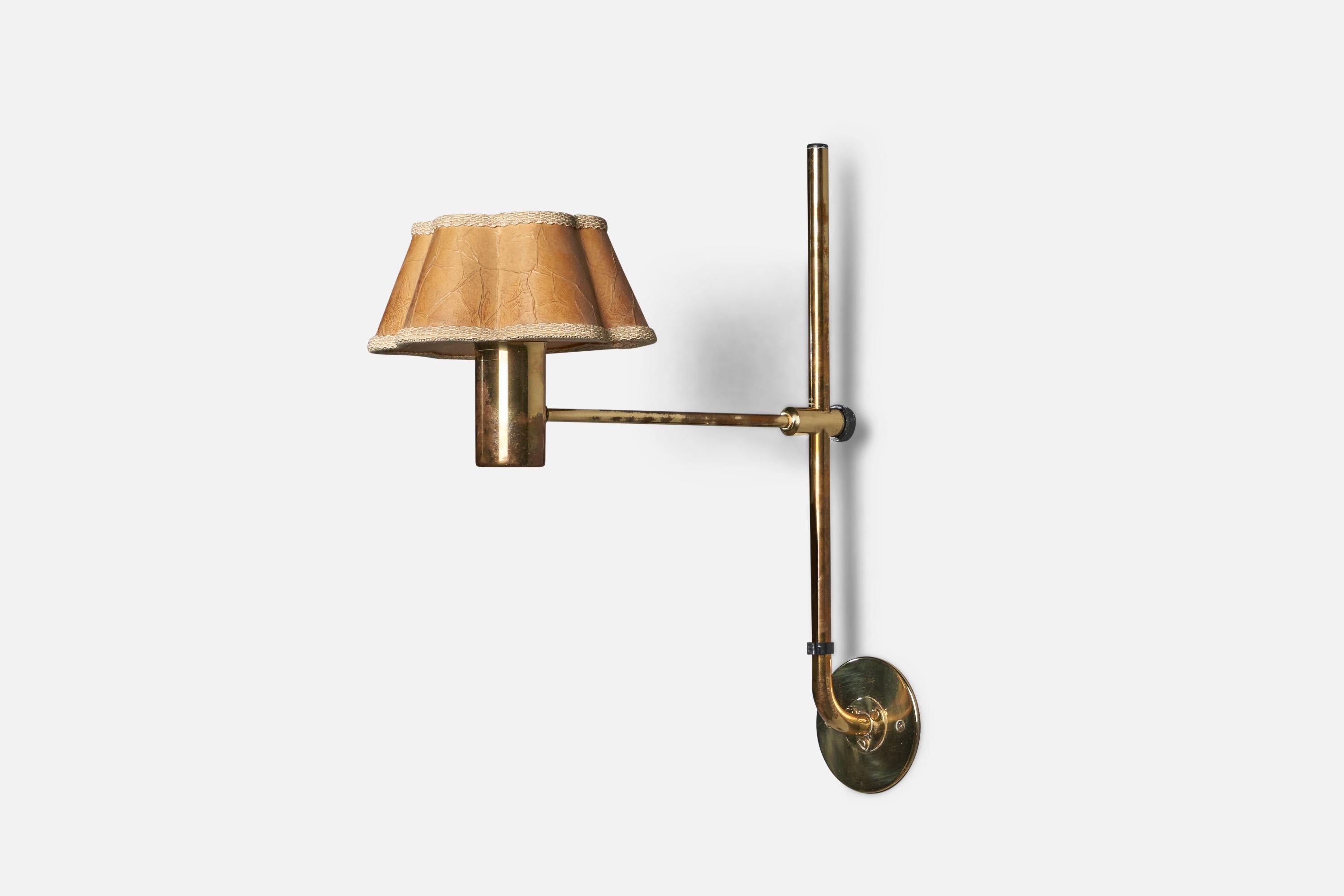 Hans-Agne Jakobsson, Wall Light, Brass, Paper, Sweden, 1970s In Good Condition For Sale In High Point, NC