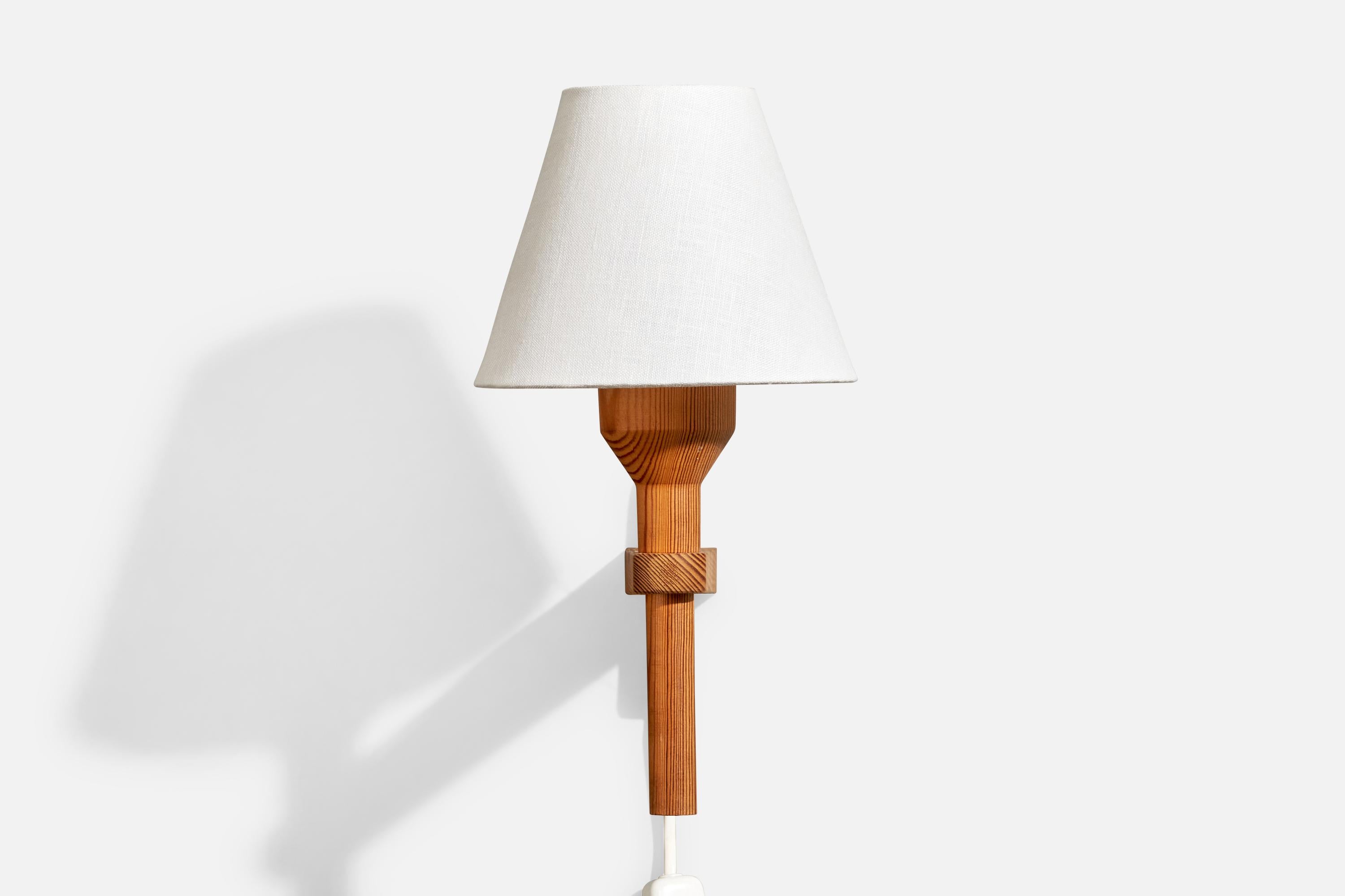 Suédois Applique murale Hans-Agne Jakobsson, pin, tissu, Suède, 1970 en vente