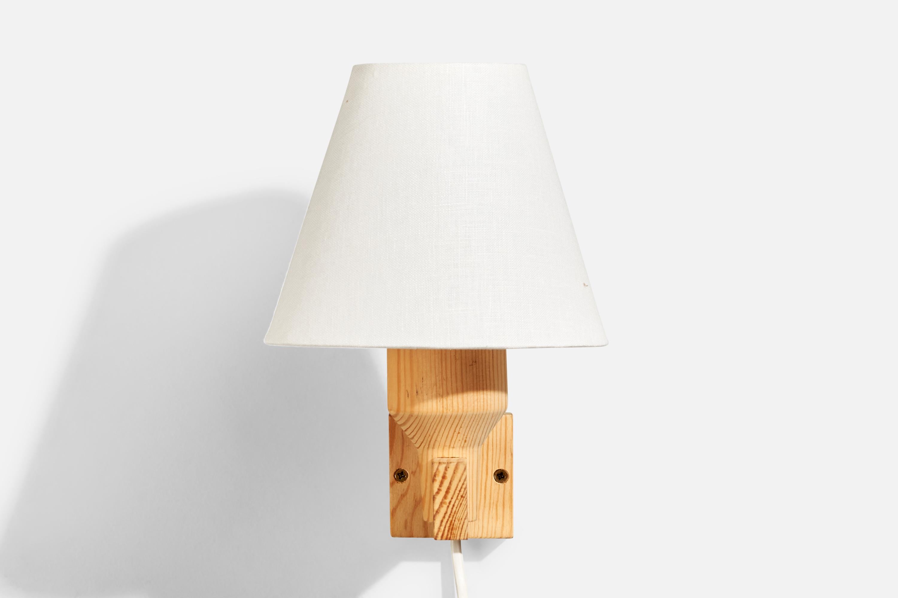 Suédois Applique murale Hans-Agne Jakobsson, pin, tissu, Suède, 1970 en vente