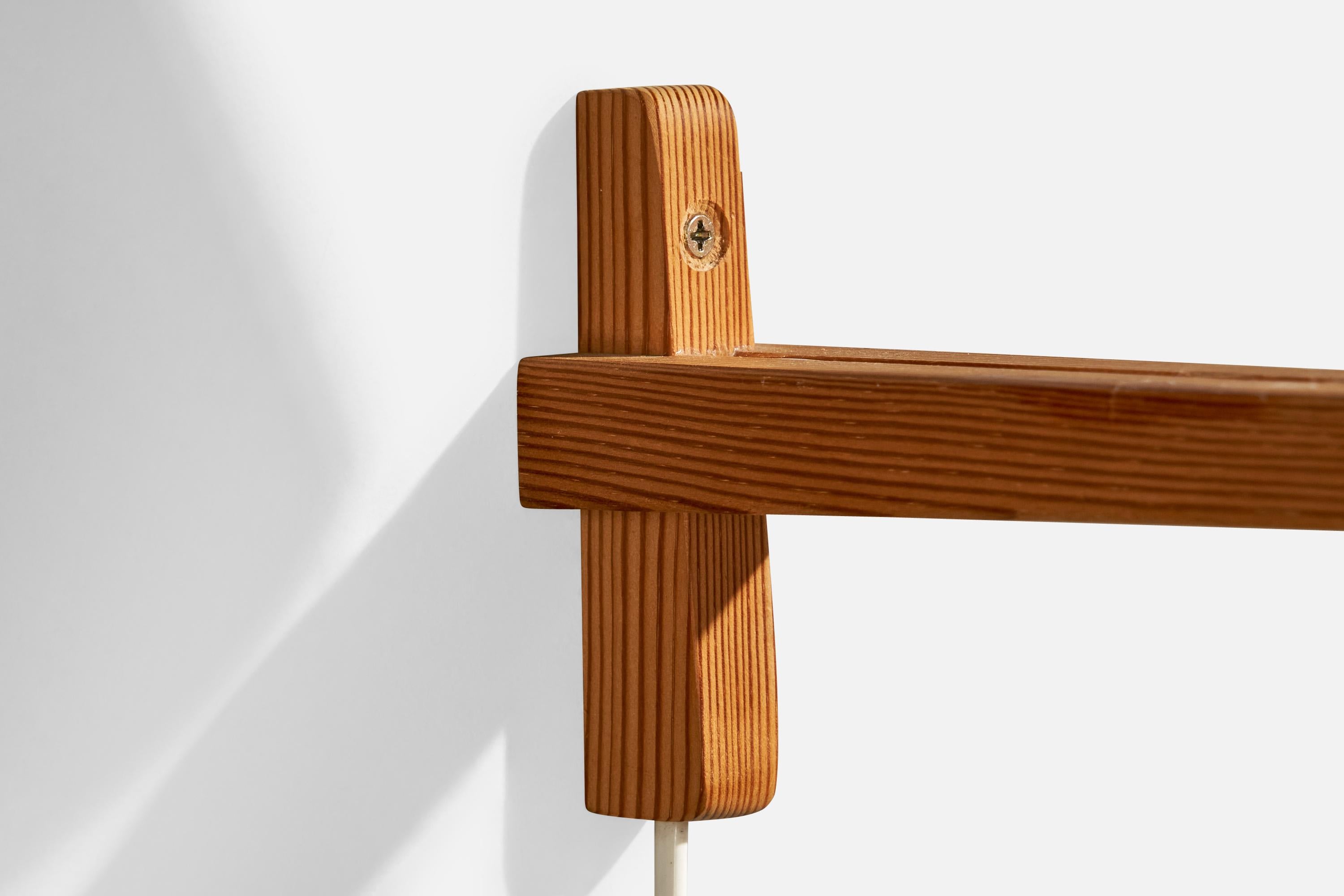 Fin du 20e siècle Applique murale Hans-Agne Jakobsson, pin, tissu, Suède, 1970 en vente