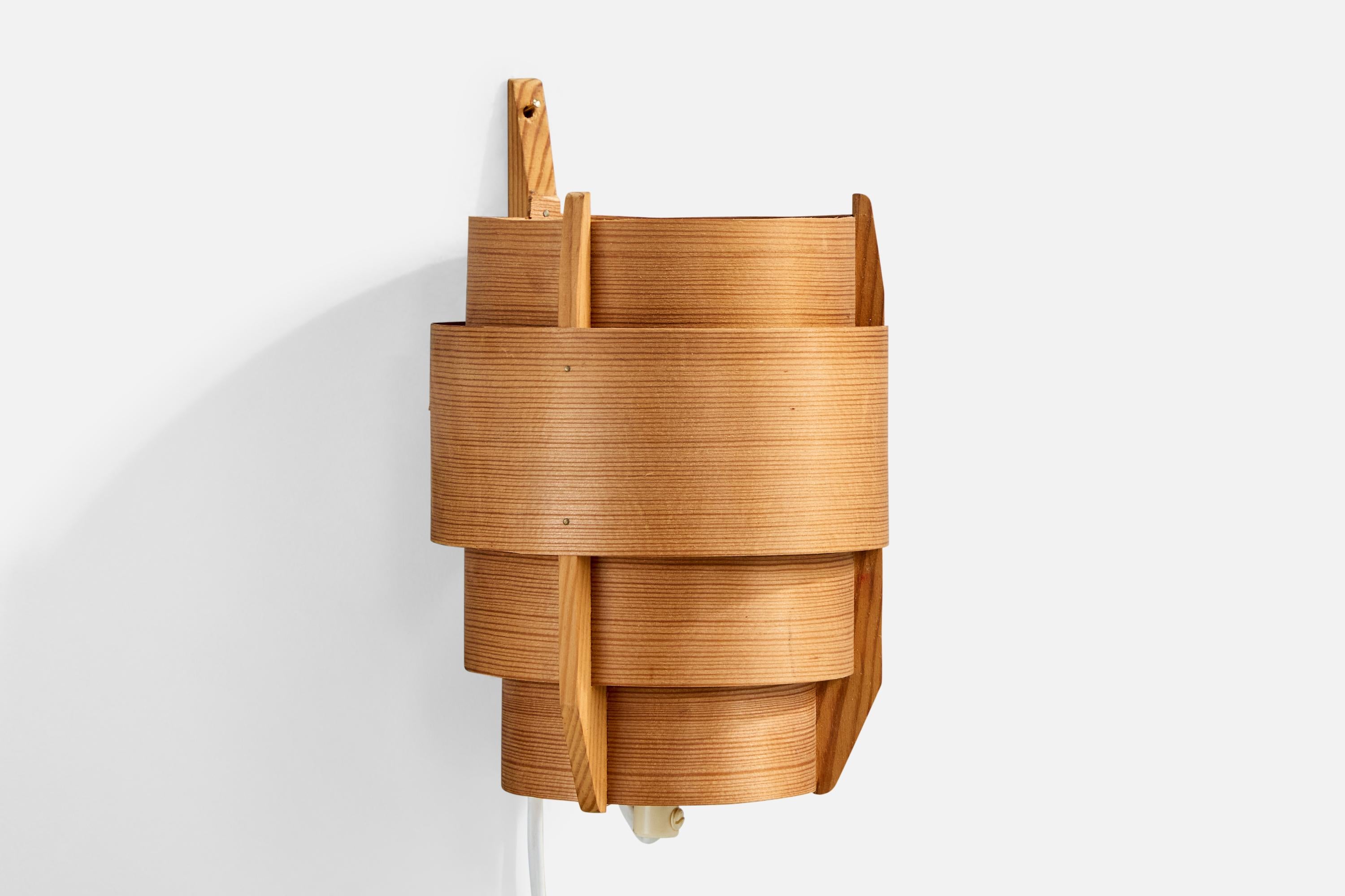Mid-Century Modern Hans-Agne Jakobsson, Wall Light, Pine, Sweden, 1970s For Sale