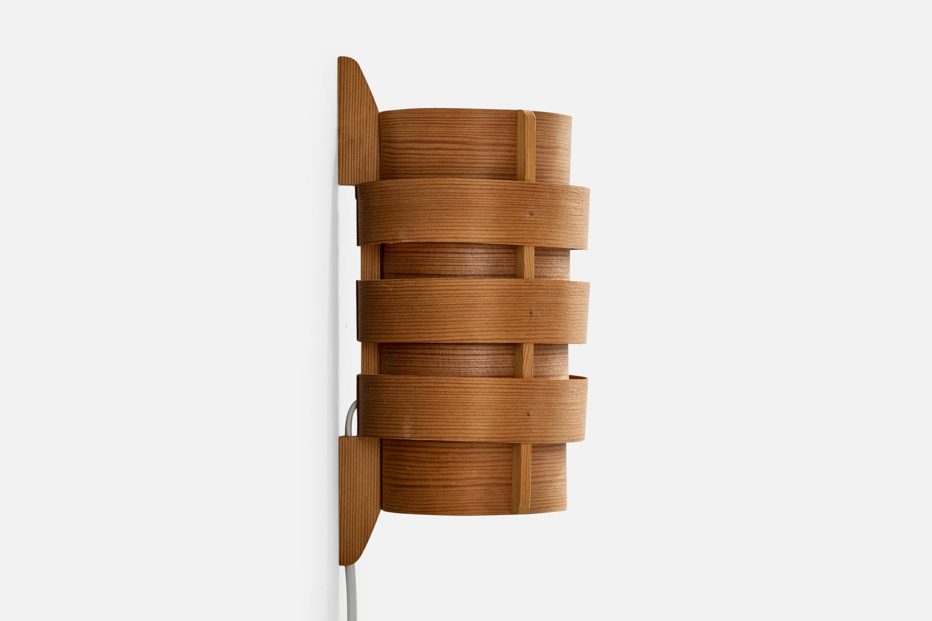 Swedish Hans-Agne Jakobsson, Wall Light, Pine, Sweden, 1970s For Sale
