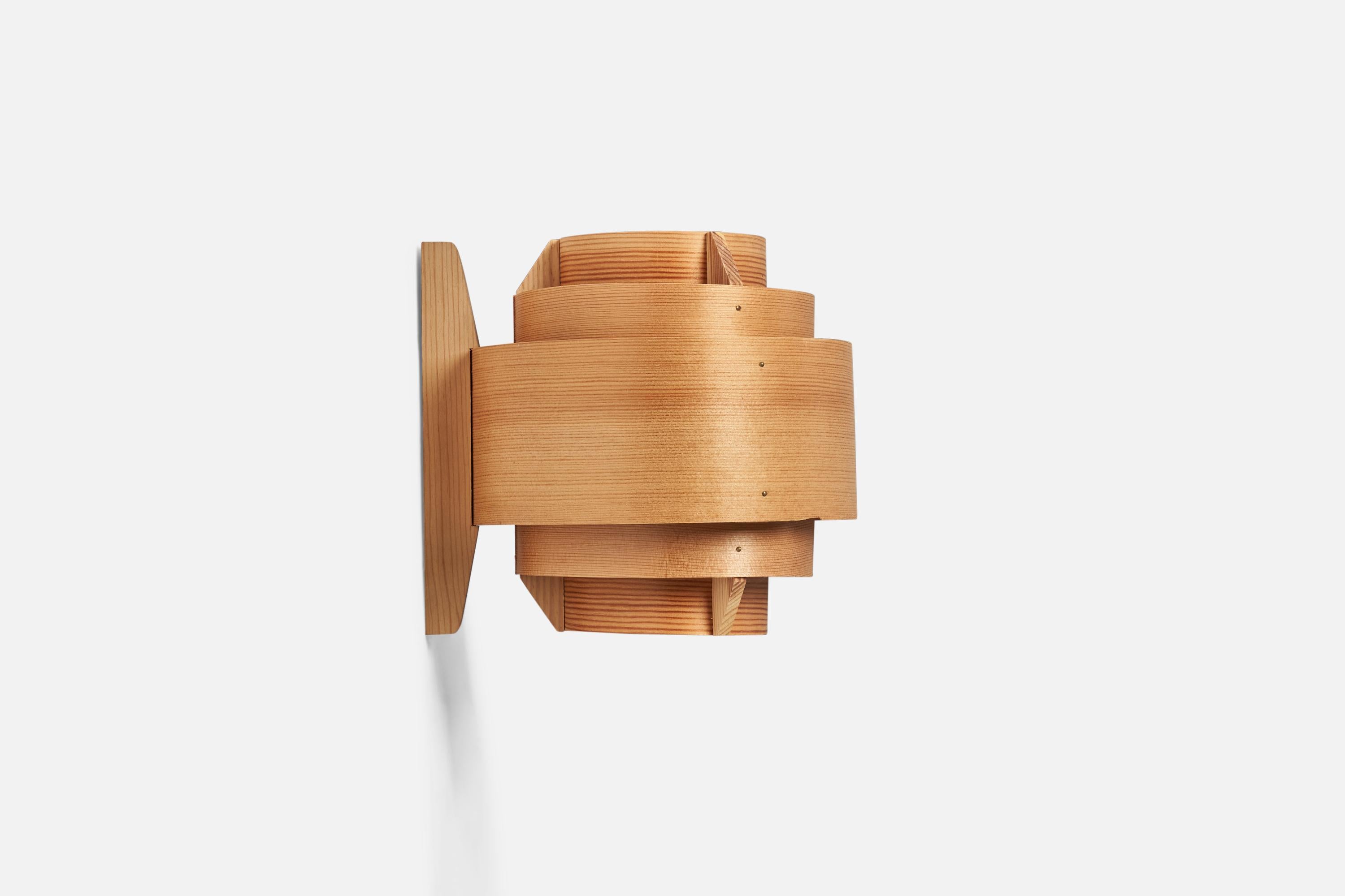 Hans-Agne Jakobsson, Wall Light, Pine, Sweden, 1970s In Good Condition In High Point, NC