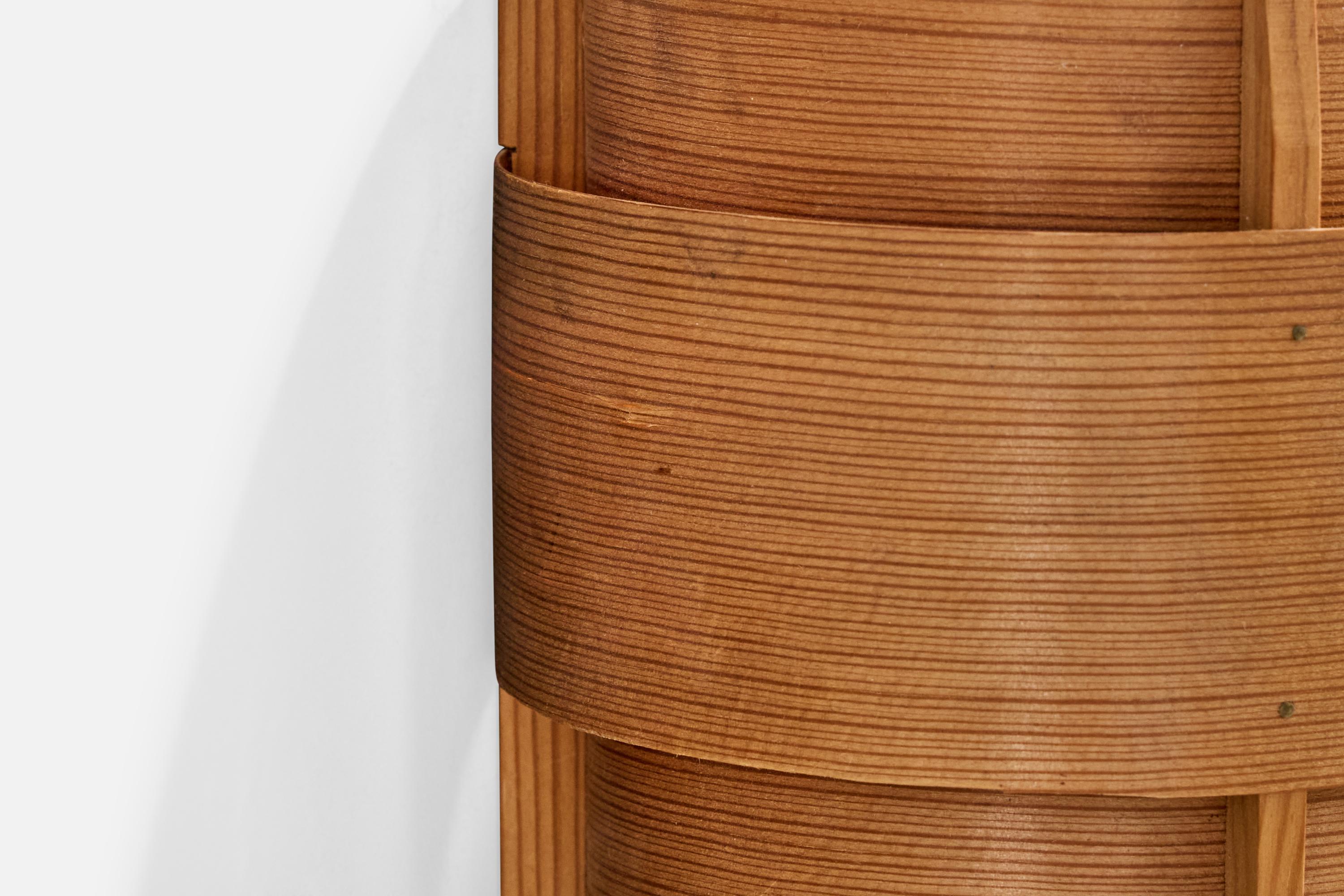 Hans-Agne Jakobsson, Wall Light, Pine, Sweden, 1970s In Good Condition For Sale In High Point, NC