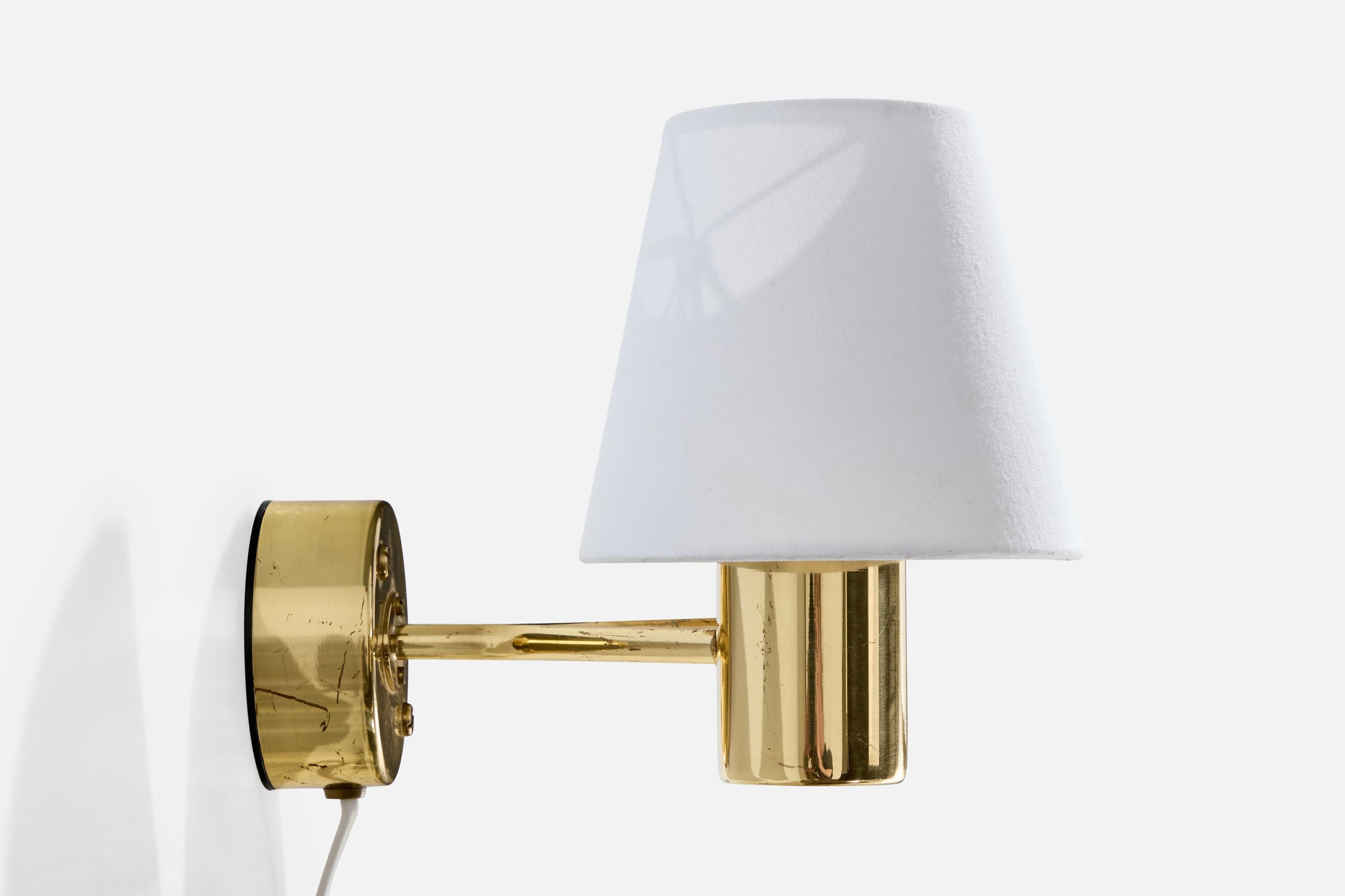 Hans-Agne Jakobsson, Wall Lights, Brass, Fabric, Sweden, 1960s In Good Condition For Sale In High Point, NC