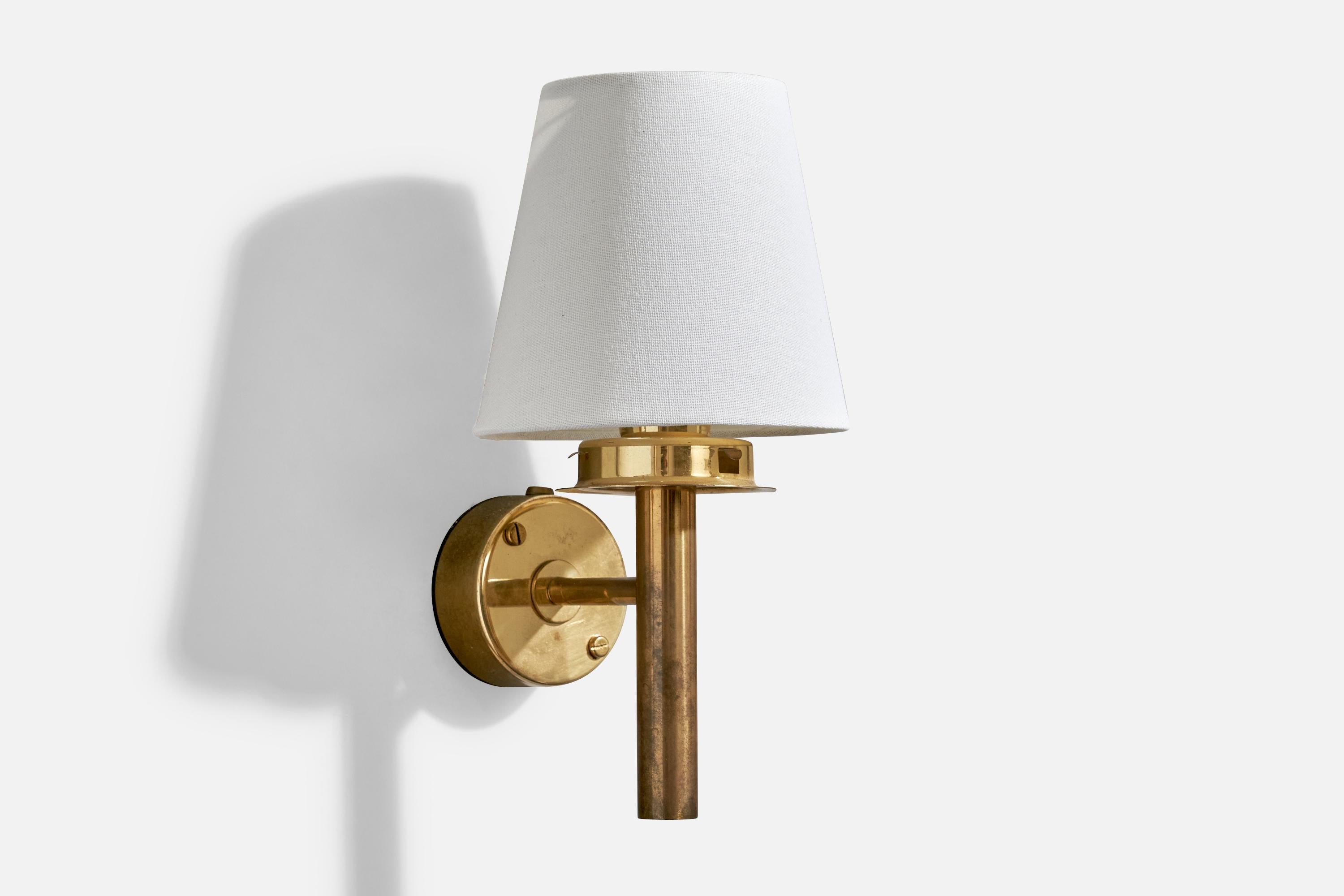 Hans-Agne Jakobsson, Wall Lights, Brass, Fabric, Sweden, 1970s In Good Condition In High Point, NC