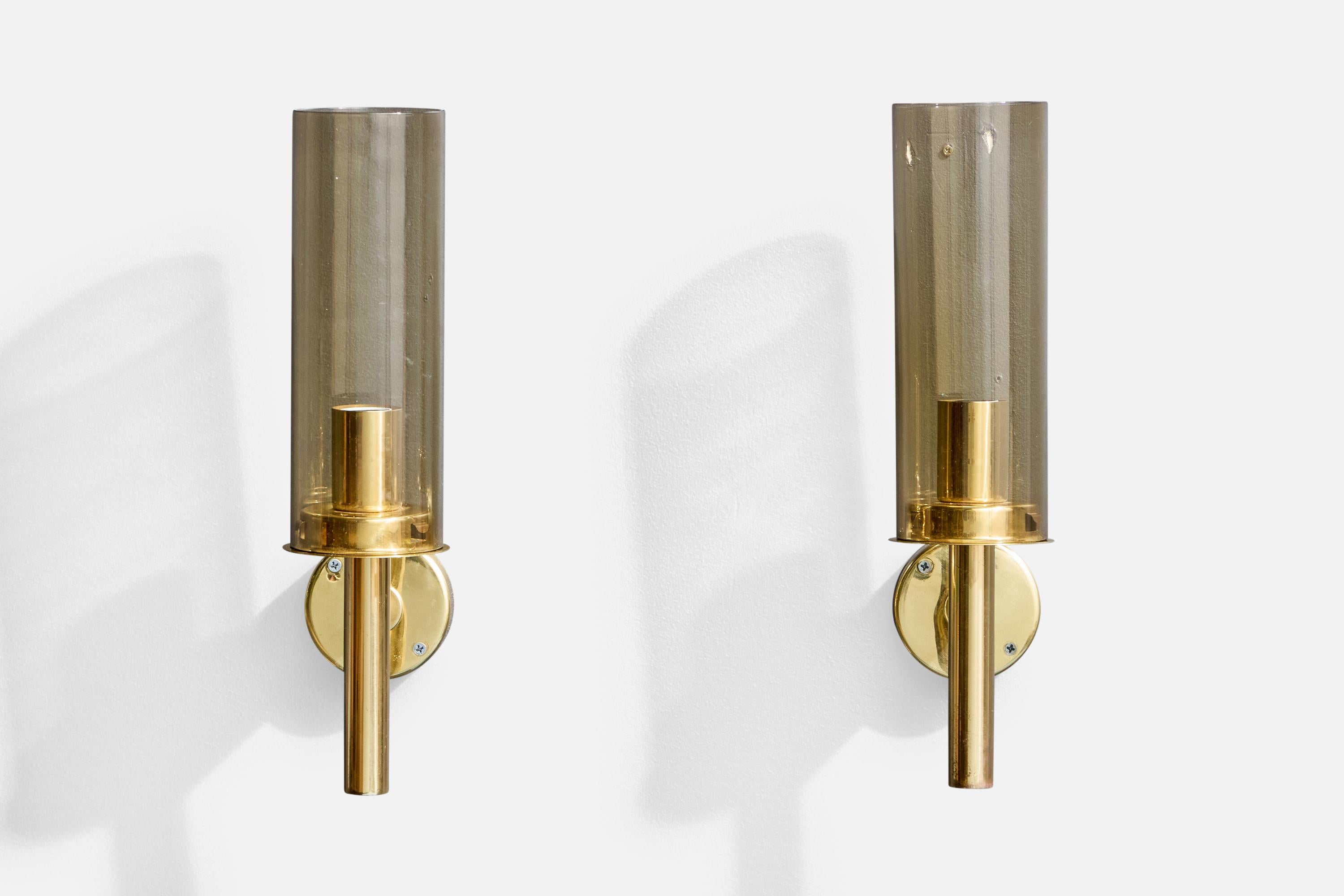 Hans-Agne Jakobsson, Apliques de pared, Latón, Cristal, Suecia, Años 1960 Moderno de mediados de siglo en venta