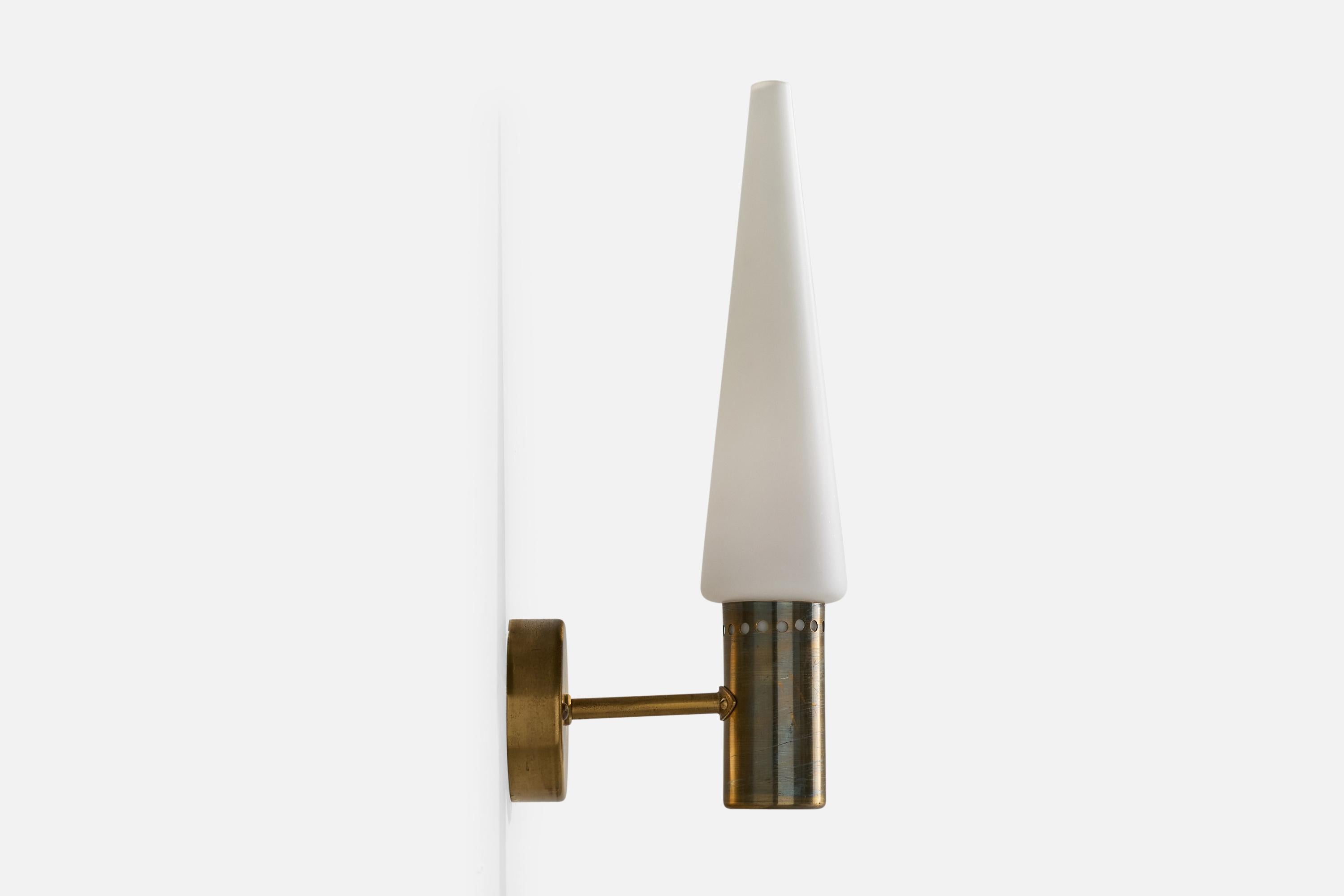 Hans-Agne Jakobsson, Apliques de pared, Latón, Cristal, Suecia, Años 1960 en Bueno estado para la venta en High Point, NC