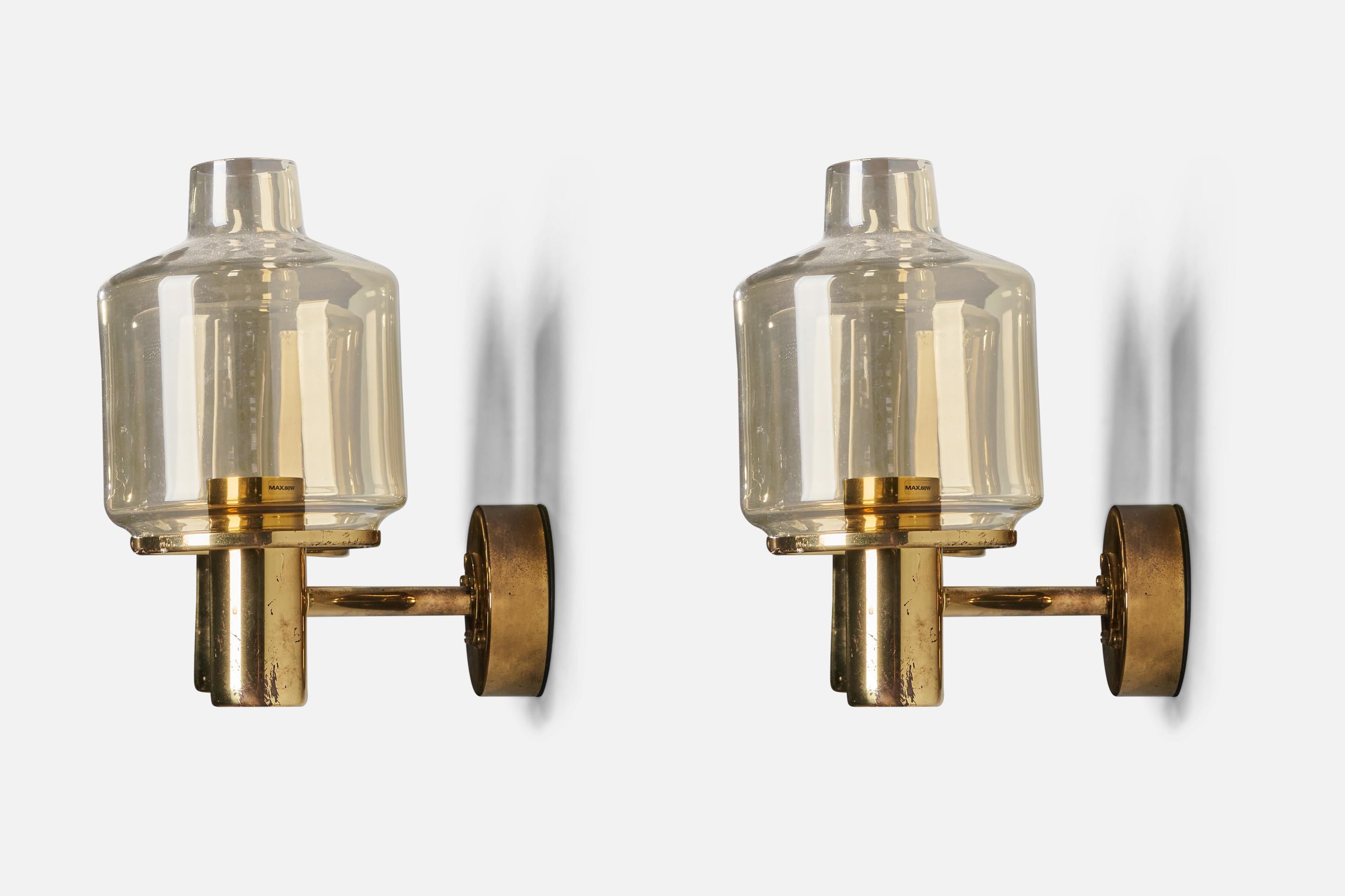 Hans-Agne Jakobsson, Wall Lights, Brass, Glass, Sweden, 1970s In Good Condition For Sale In High Point, NC