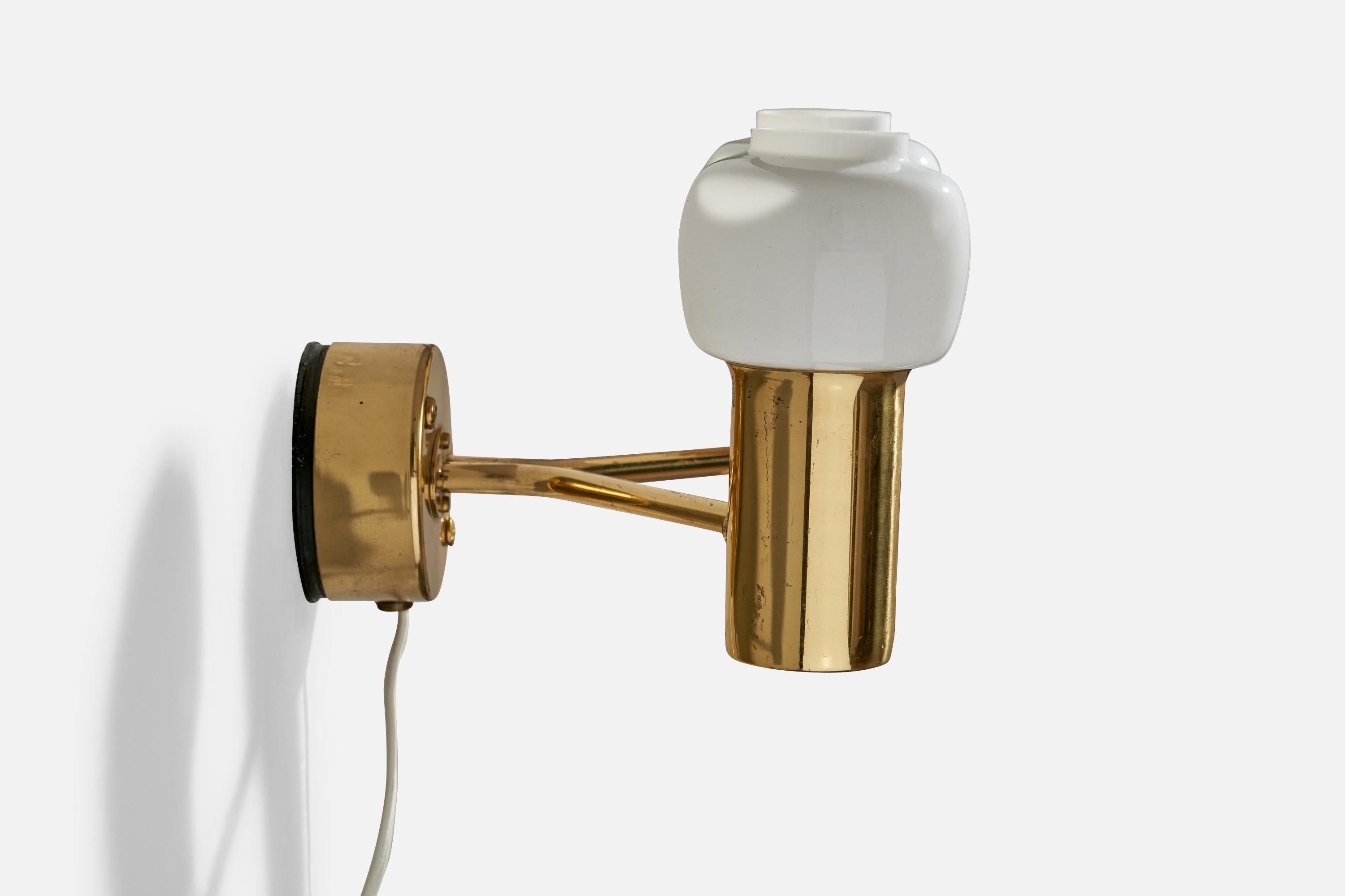 Hans-Agne Jakobsson, Wall Lights, Brass, Glass, Sweden, 1970s For Sale 1