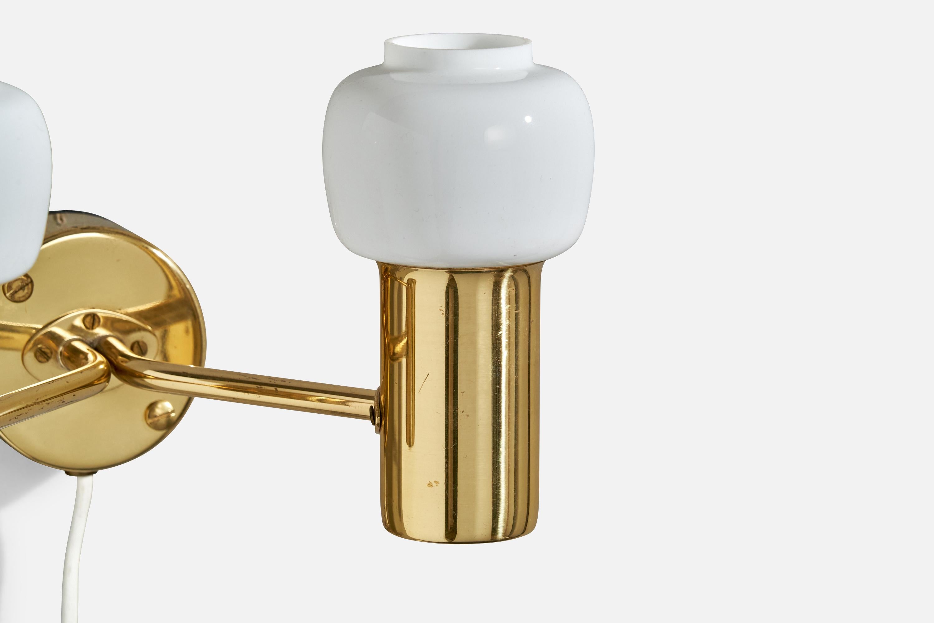 Hans-Agne Jakobsson, Wall Lights, Brass, Glass, Sweden, 1970s For Sale 4