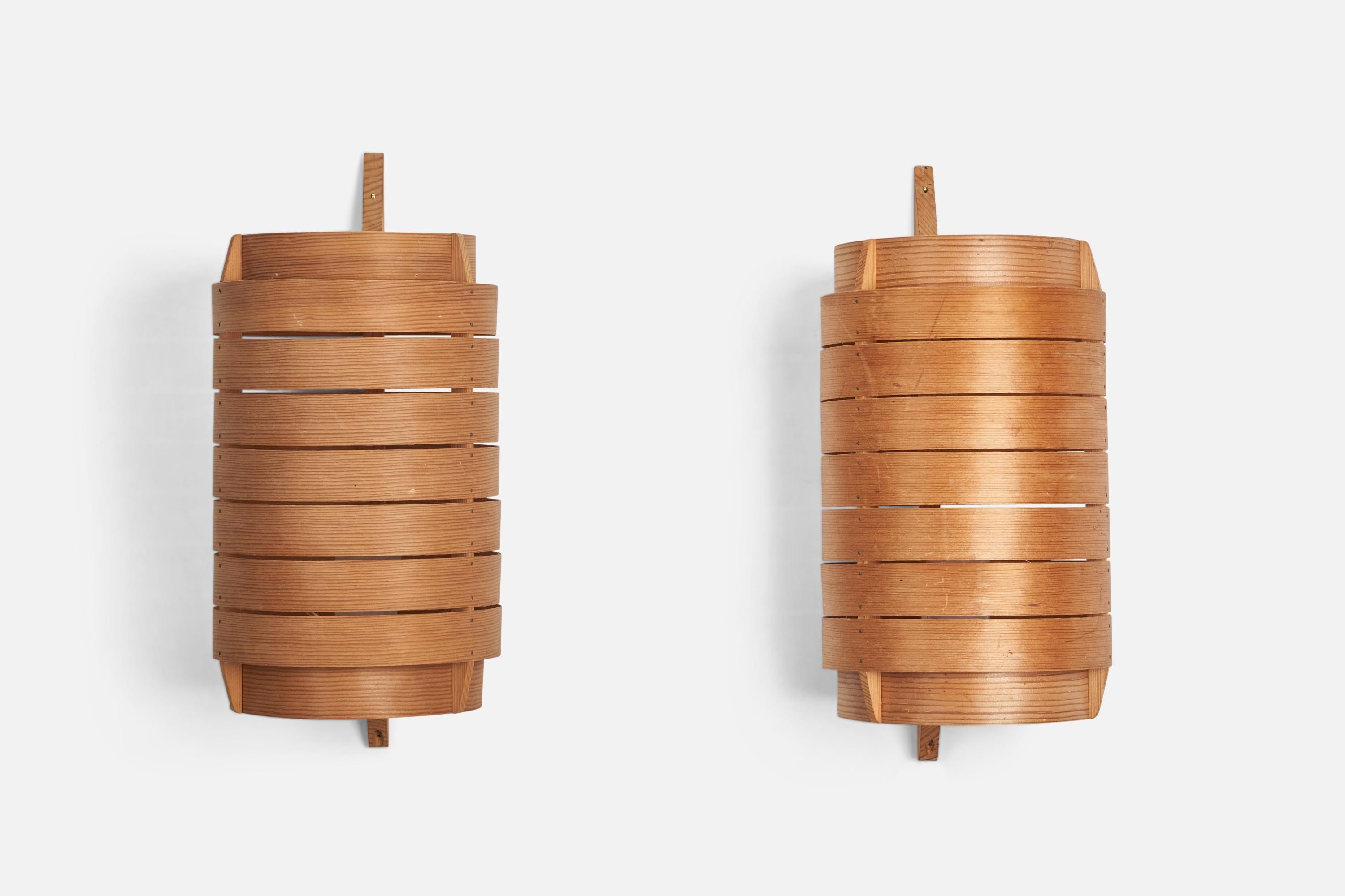 Mid-Century Modern Hans-Agne Jakobsson, Wall Lights, Pine, Moulded Pine Veneer, Sweden, 1960s For Sale