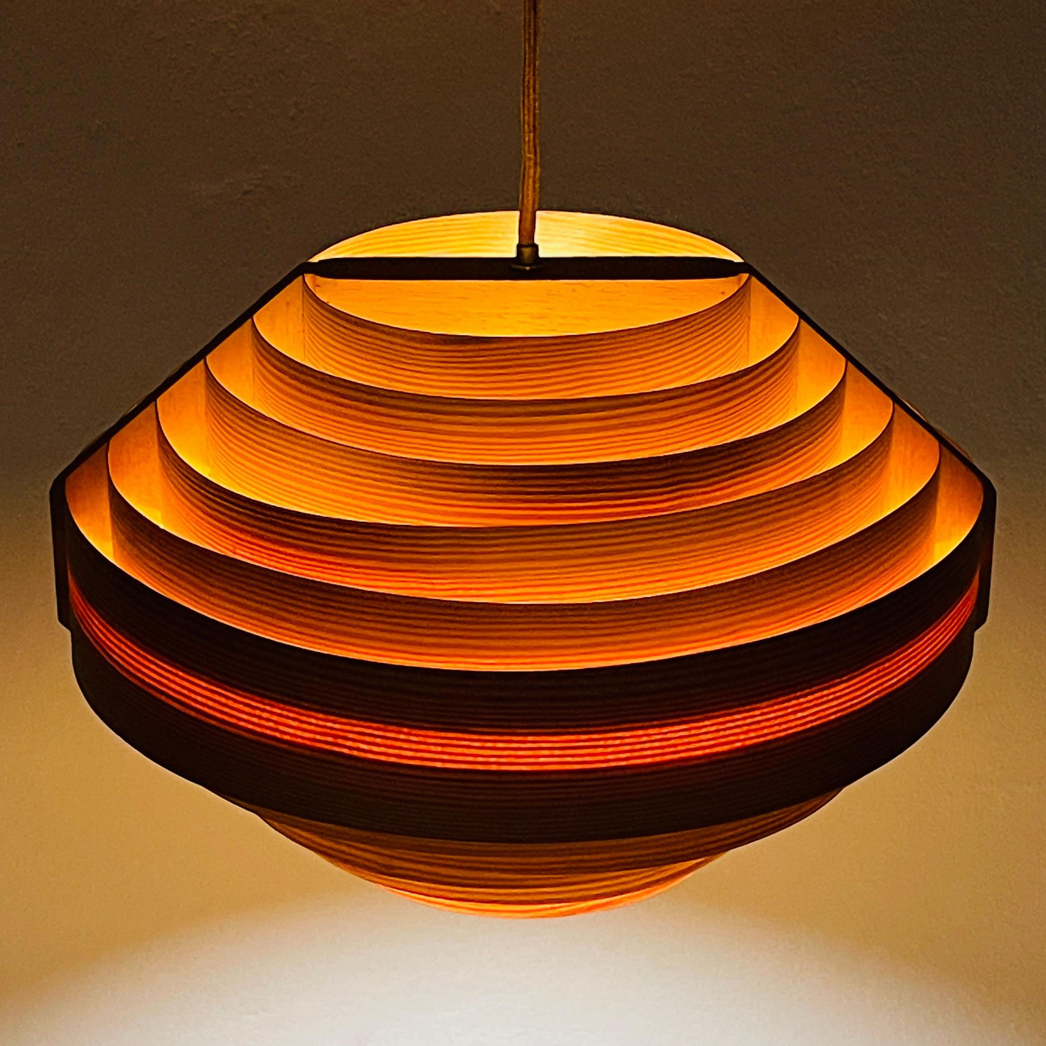 Hans-Agne Jakobsson Wooden Pendant Lamp for AB Ellysett Sweden 1960s In Good Condition In Miklavž Pri Taboru, SI