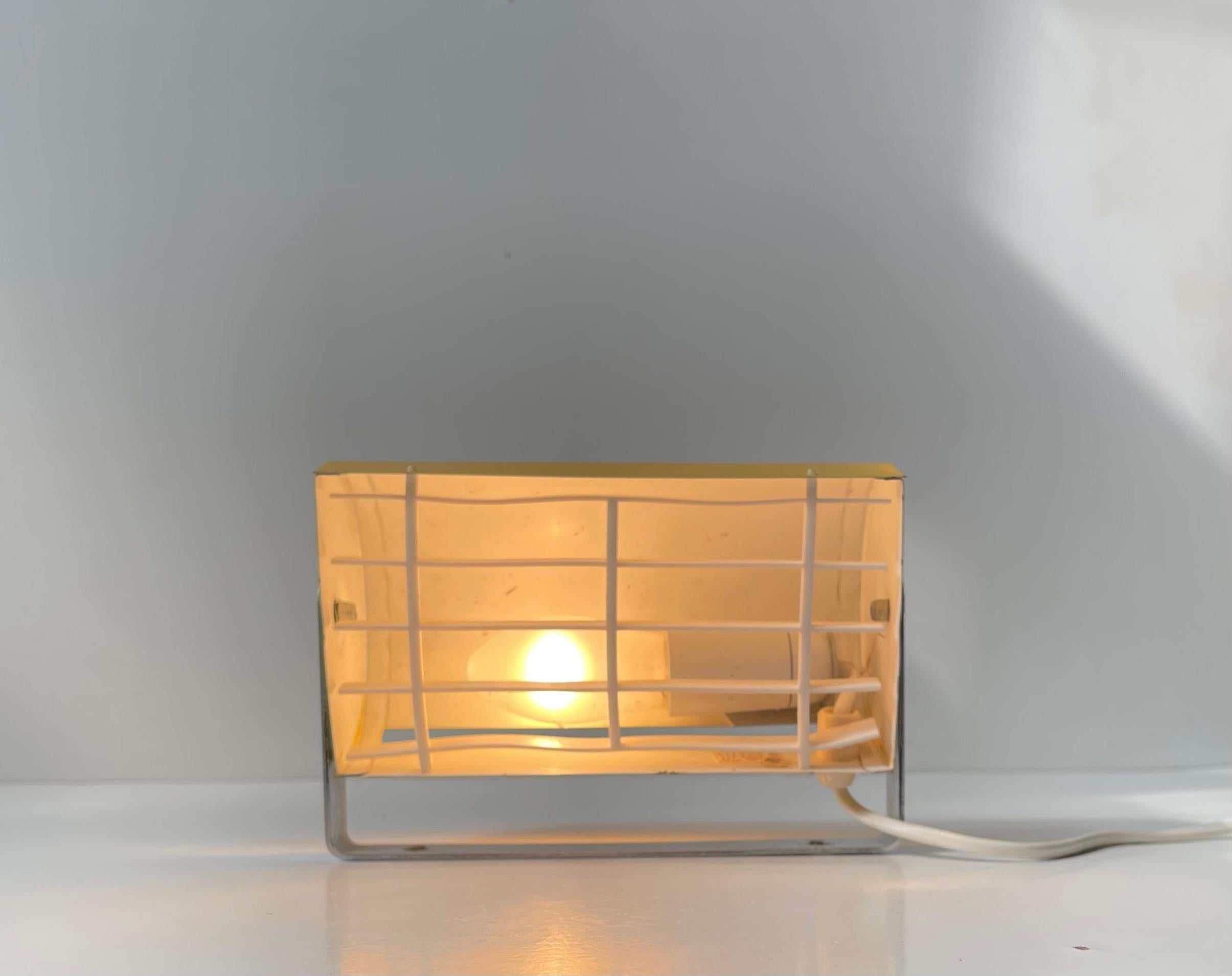 Poudré Lampe murale jaune de l'ère spatiale Hans Agne Jakobsson, 1970 en vente