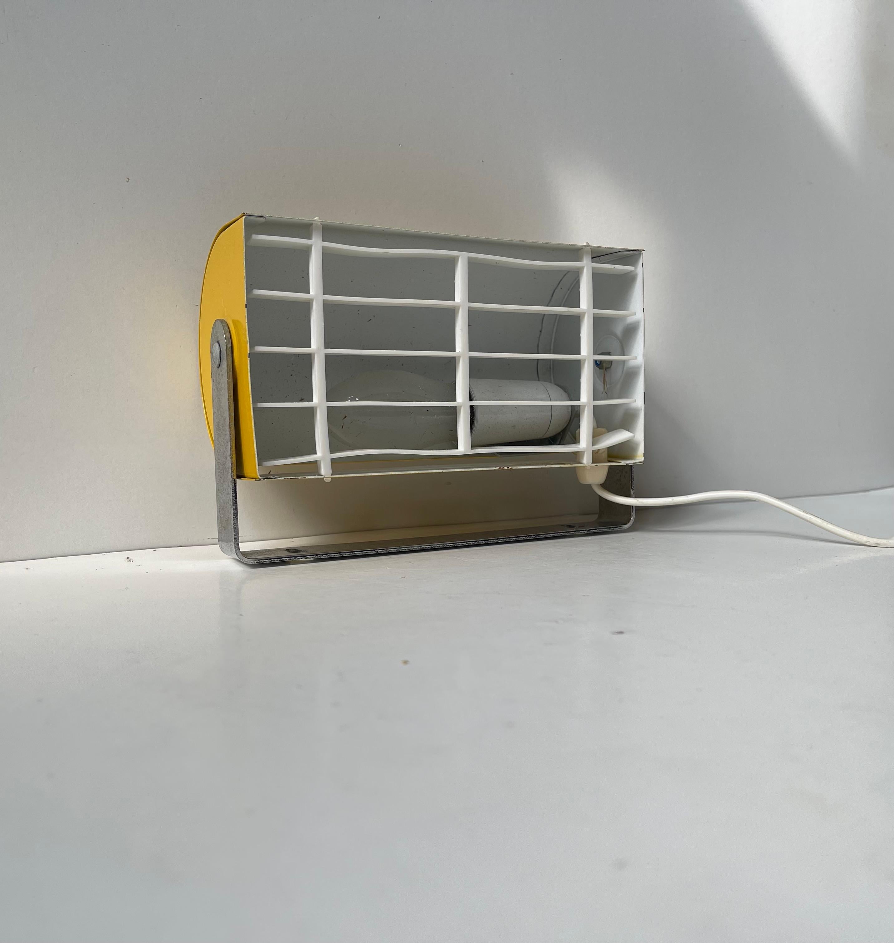 Lampe murale jaune de l'ère spatiale Hans Agne Jakobsson, 1970 Bon état - En vente à Esbjerg, DK