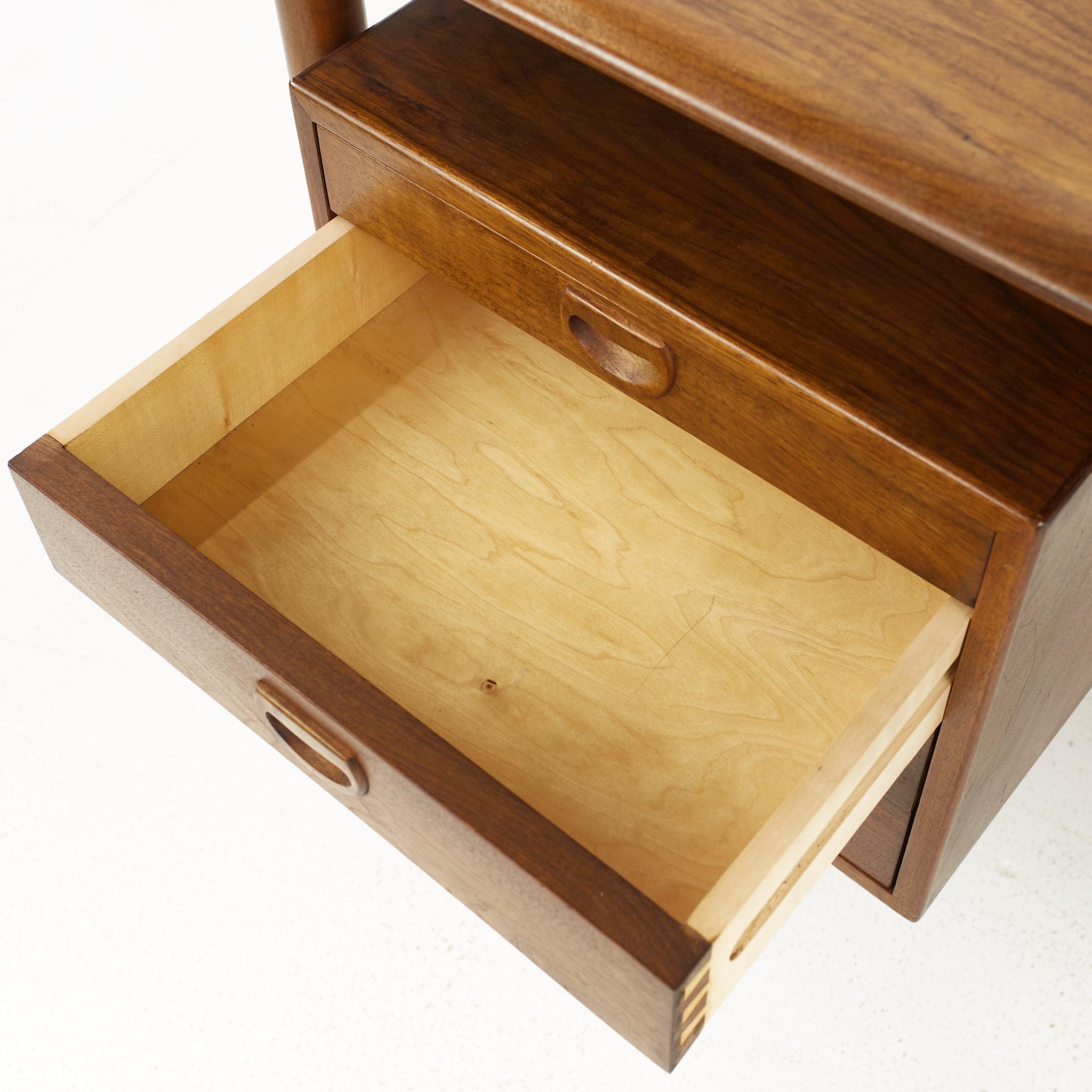 Hans Andersen Mid Century Danish Rosewood Desk For Sale 5