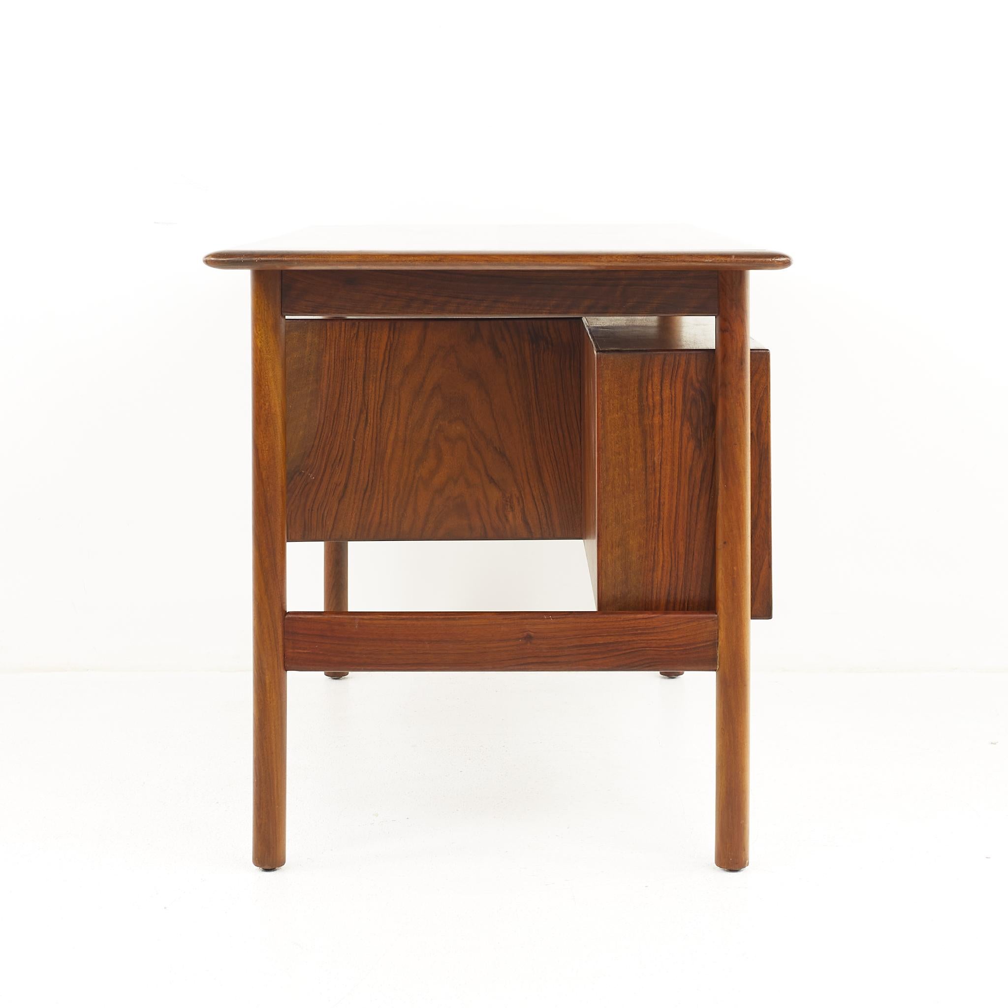 Hans Andersen Mid Century Danish Rosewood Desk For Sale 3
