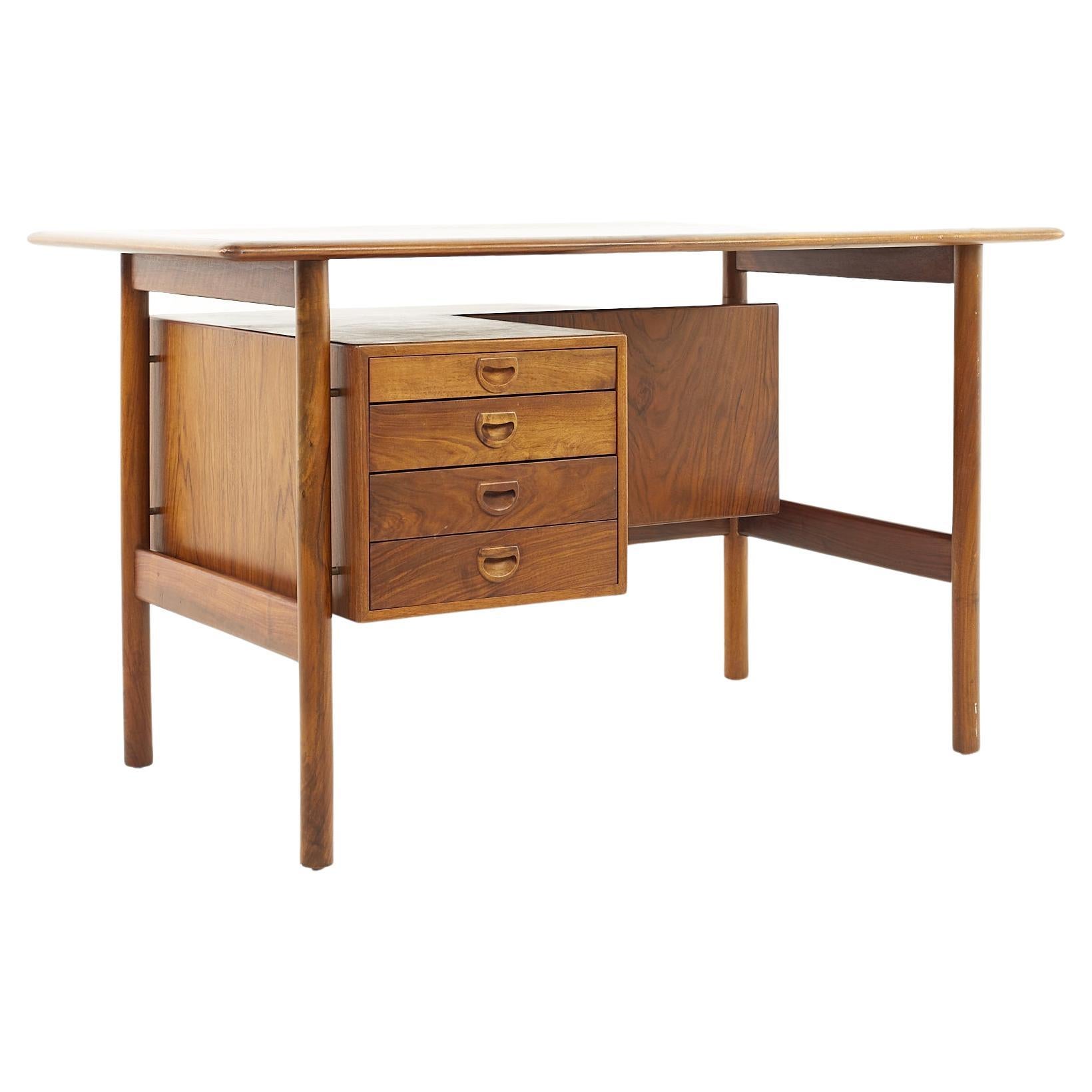 Hans Andersen Mid Century Danish Rosewood Desk For Sale